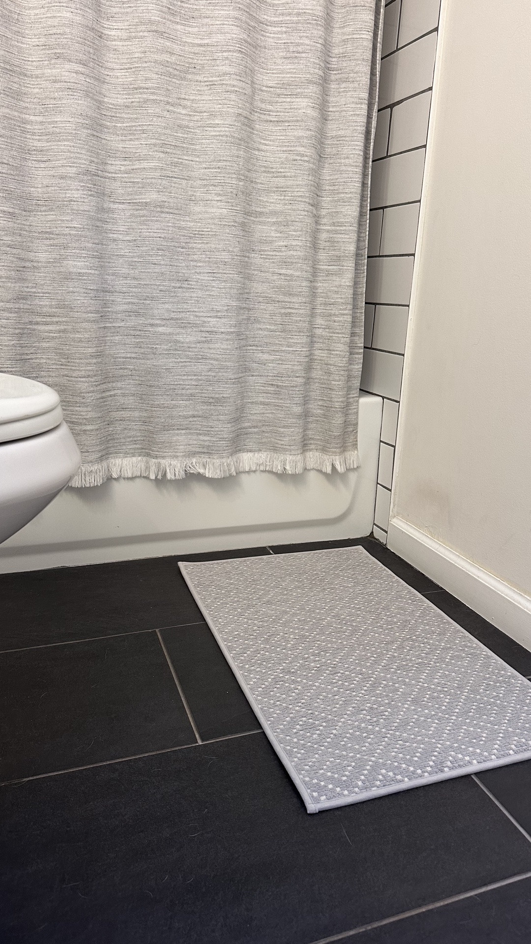 Obsessed is an understatement 🤍

This Amazon bath mat is one of those small upgrades that makes a BIG difference in your daily routine. It’s super absorbent, dries insanely fast, and the thin design actually fits under the door (no more bunching 🙌). The rubber backing keeps it in place—no slipping, even on tile!

Perfect for a clean, minimal bathroom look while still being super functional. I love how soft the chenille feels without being bulky!

✨ quick dry
✨ non-slip backing
✨ low profile (fits under doors!)
✨ easy to clean

If you’re upgrading your bathroom essentials, this is 100% worth it 🤍 Linking it for you!

#LTKhome #LTKfinds #amazonhome #bathroomessentials #homedecorfinds #amazondecor #simplehome

#LTKHome