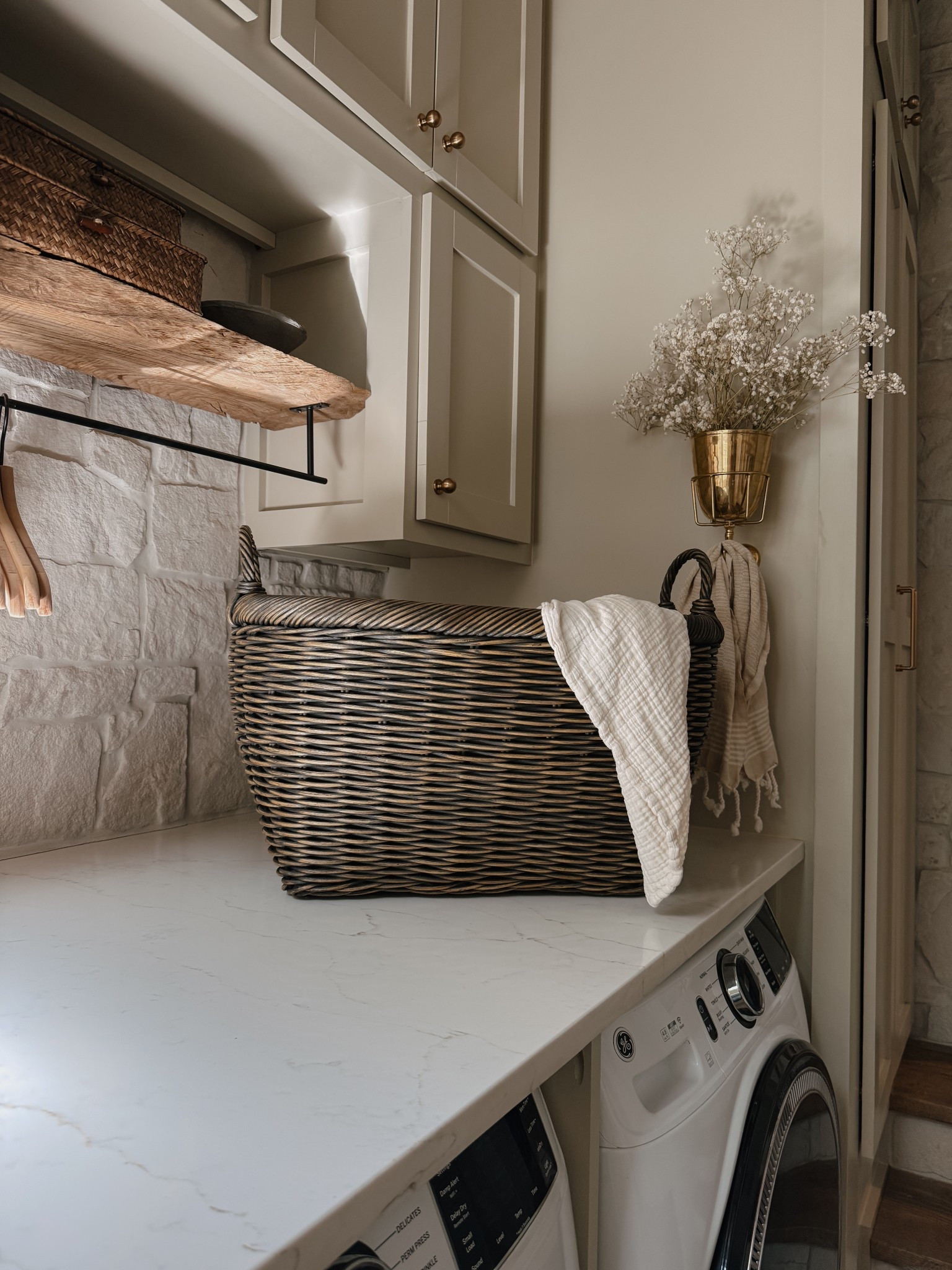 The most perfect laundry basket! Has a removable liner. Perfect house warming gift even. Use as decor or to take laundry back and forth! @thebasketlady #thebasketlady #shopbasketlady 

#LTKHome