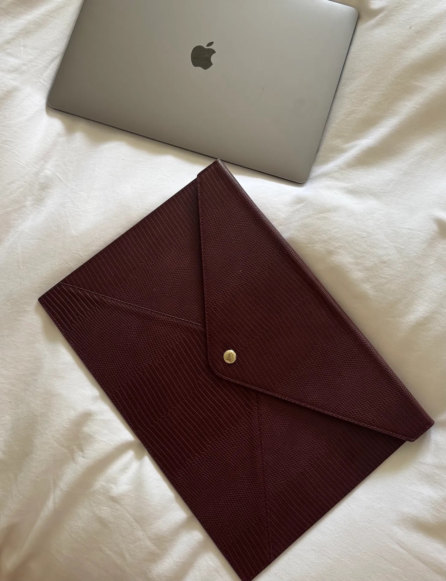 This laptop cover makes me feel like I have things together and protected