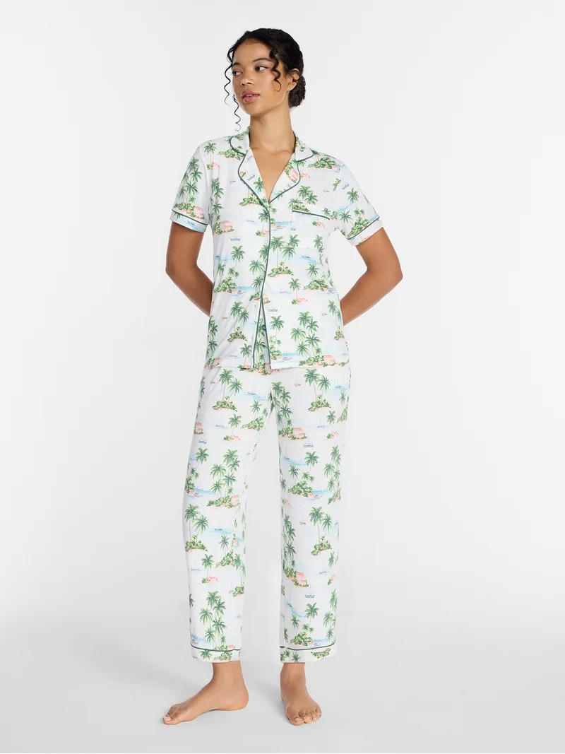 Joyspun Women's Dreamy Soft Collection Notch Collar Top and Capri Pants Pajama Set, 2-Piece, Size... | Walmart (US)