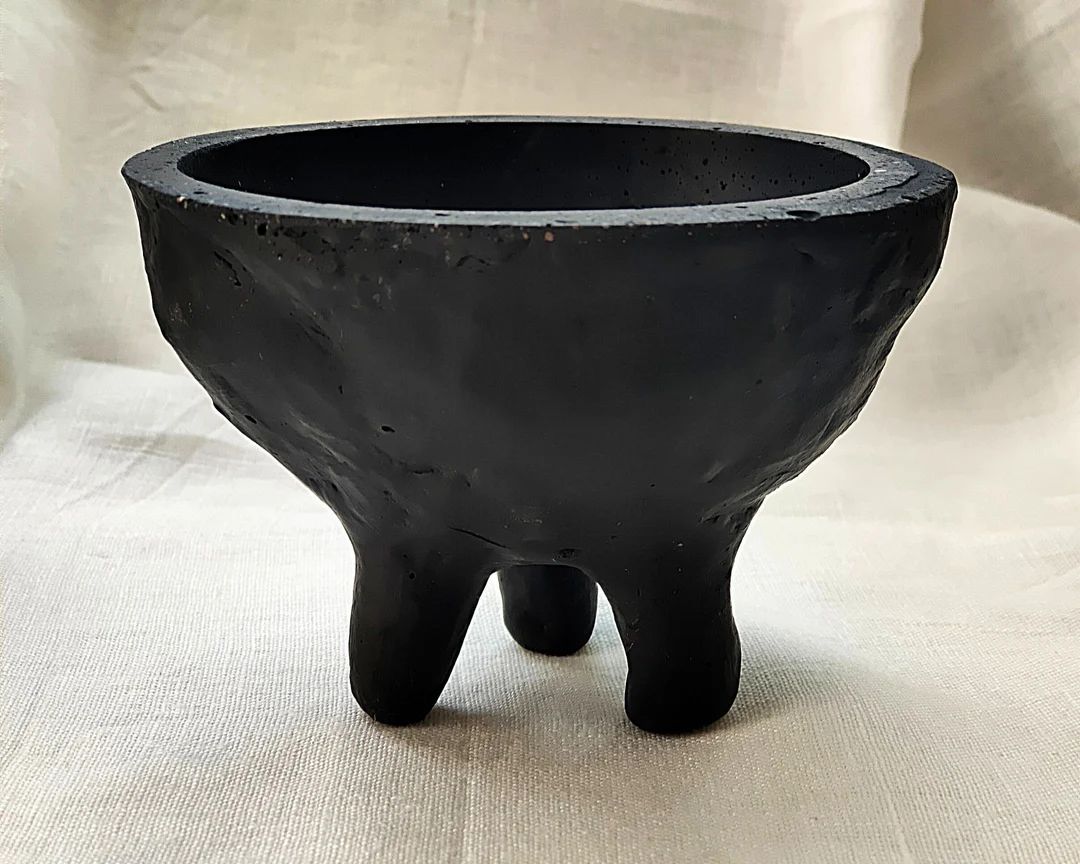 Artistic Unique Bowl on 3 Legs. Applied Art. A Multifunctional - Etsy.de | Etsy (DE)