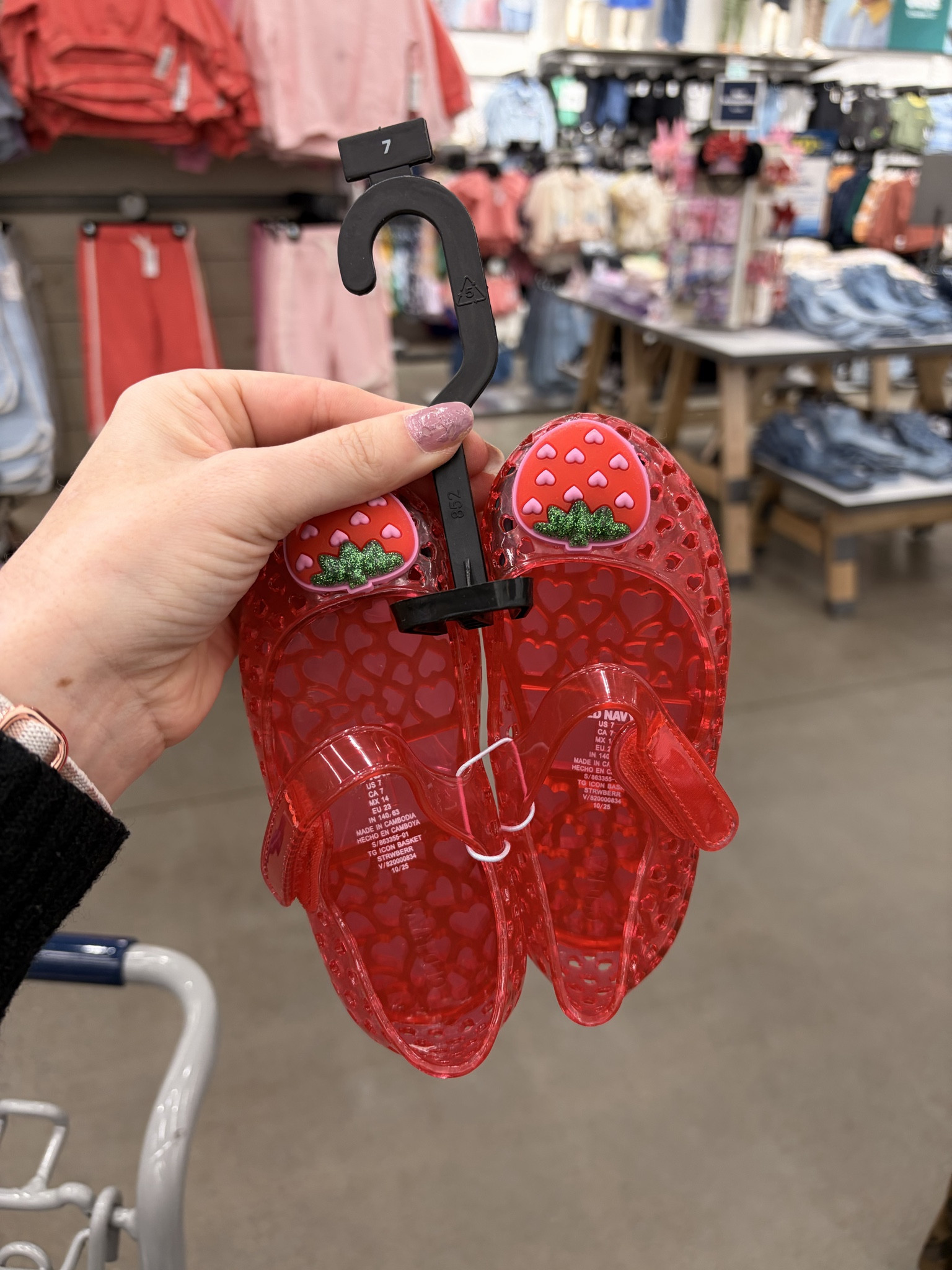 Toddler was absolutely obsessed with these jelly sandals 