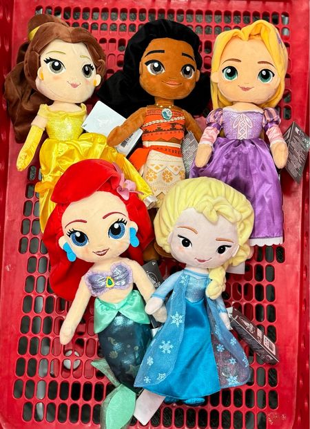 Look at these adorable Disney princess plush dolls😍