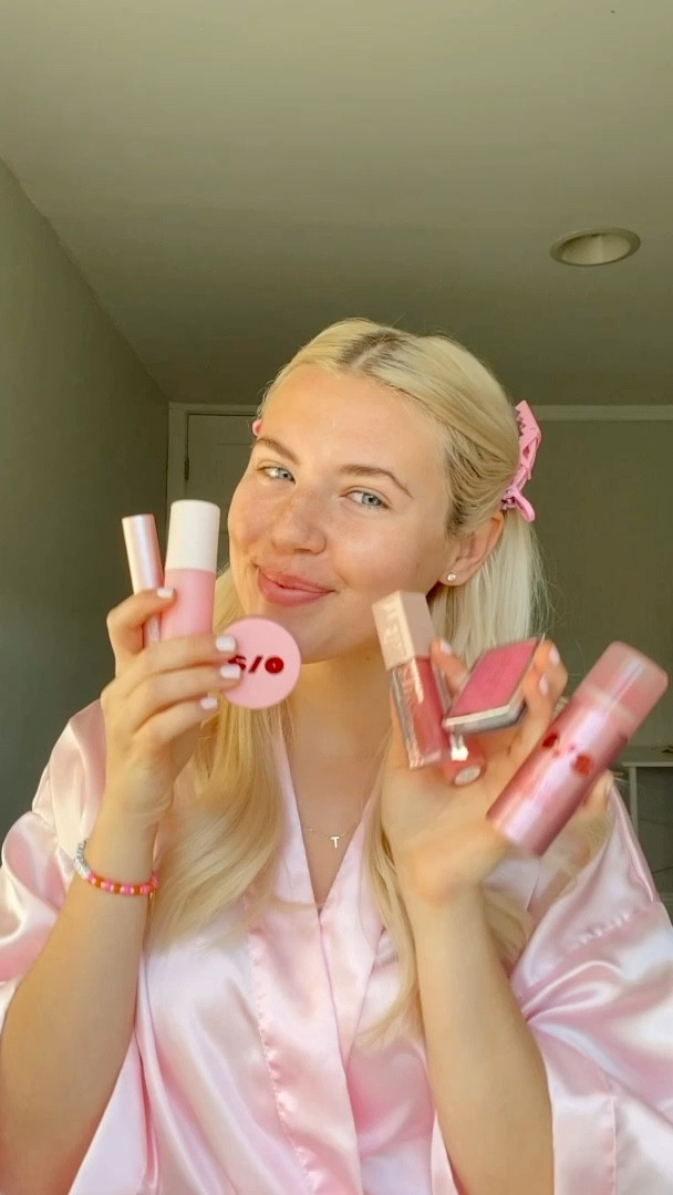 pink makeup!!!🤭💓

#LTKGiftGuide #LTKbeauty