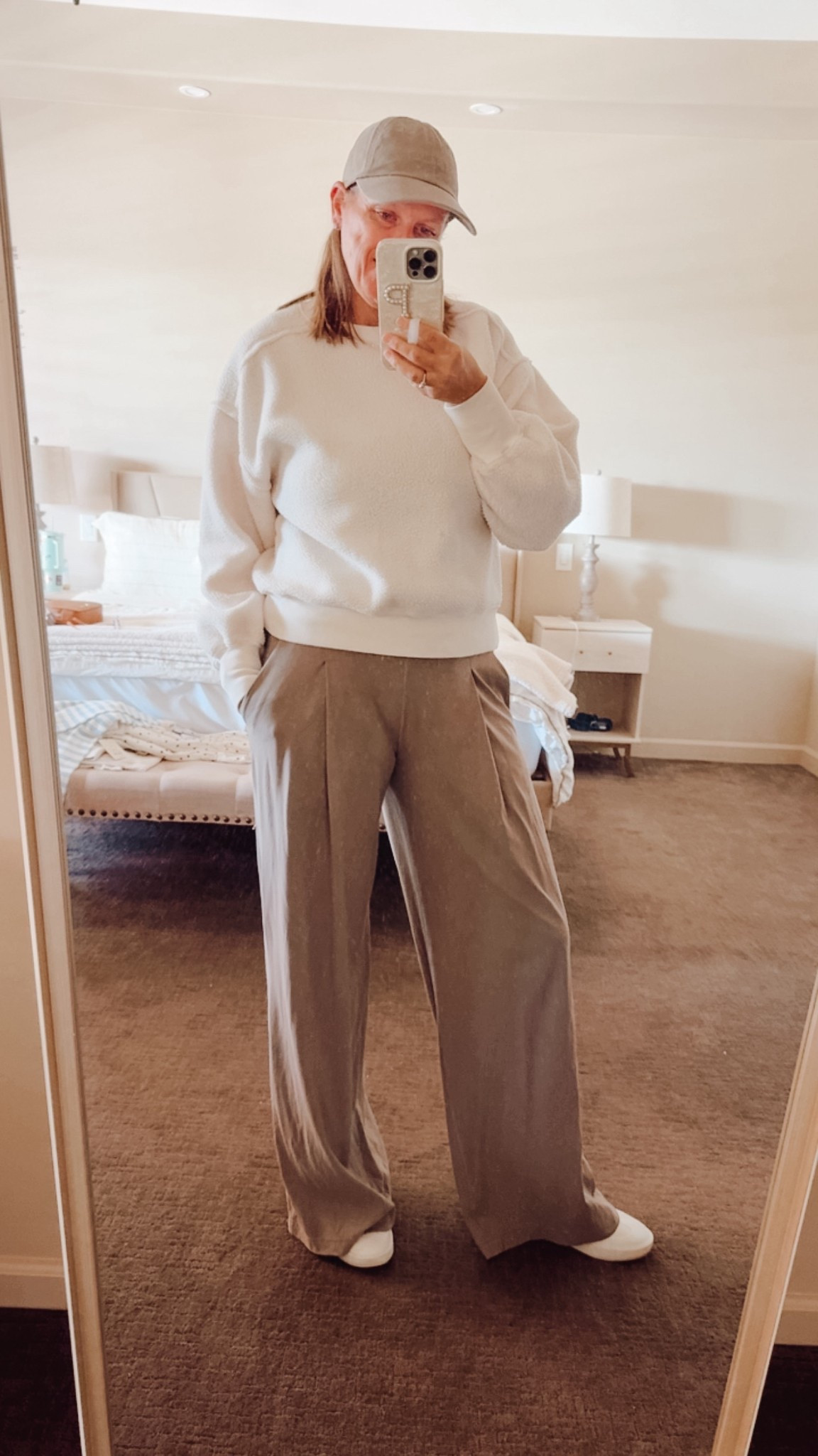 Lulu palazzo pants are so good 
Need them in every colorr

#LTKootd #LTKmomlife #LTKOver40