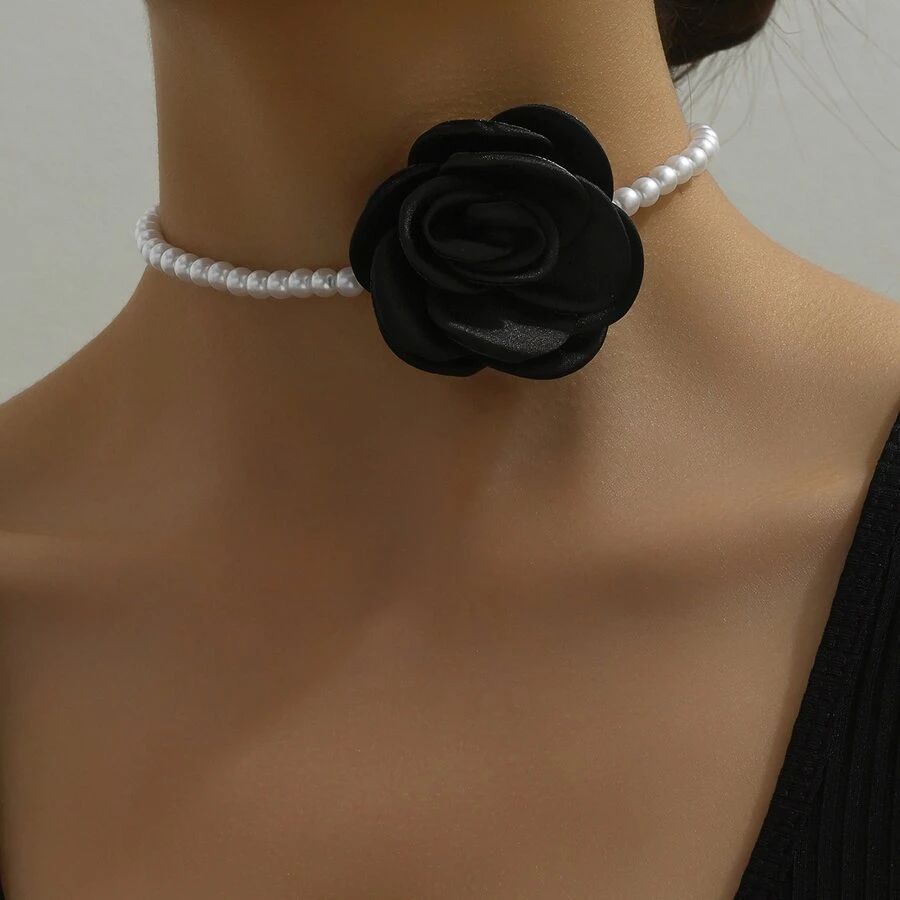1pc Black & White Gothic Style Necklace With Faux Pearl Strand And Large Flower Pendant | SHEIN