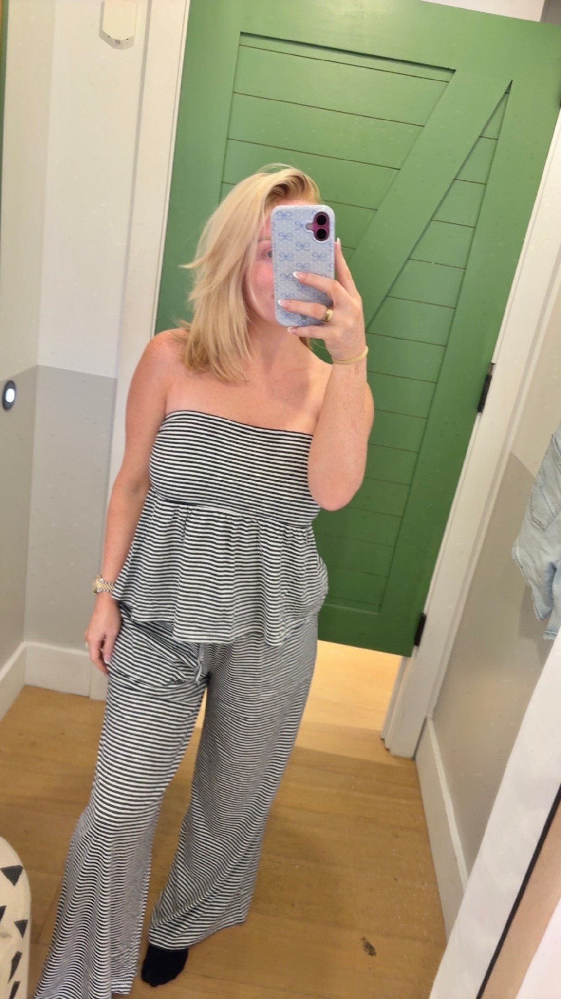 Literally had to drive back to get this set because I passed it up the first time! 