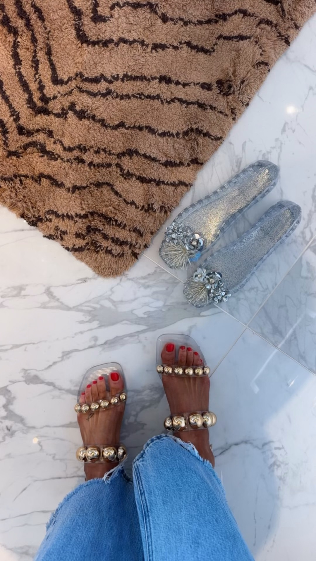 Just restocked in this clear option .. sang before they’re gone 😍😍😍