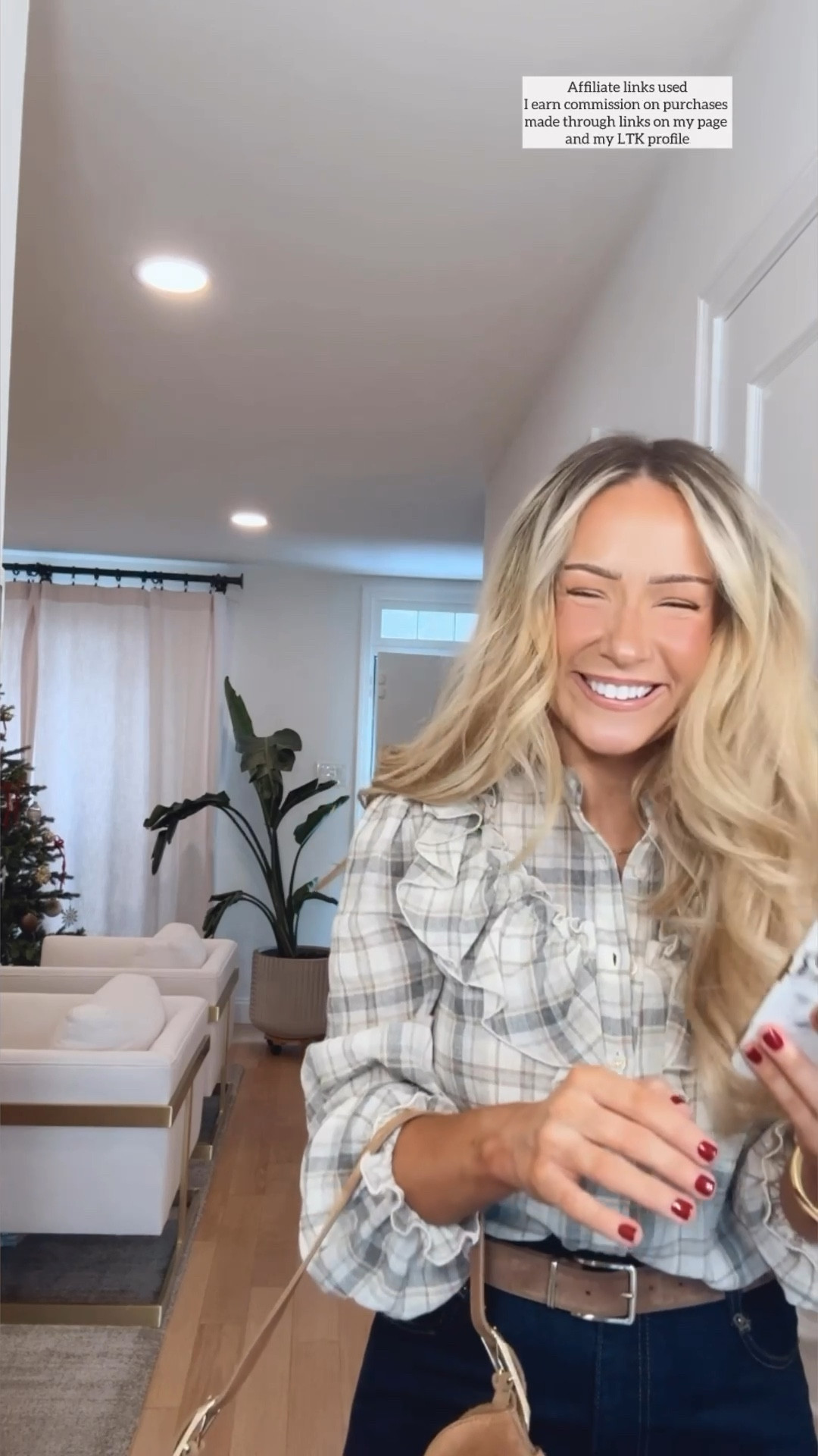 Zara outfit winter

Zara jeans 
Plaid shirt 
Cute casual style 