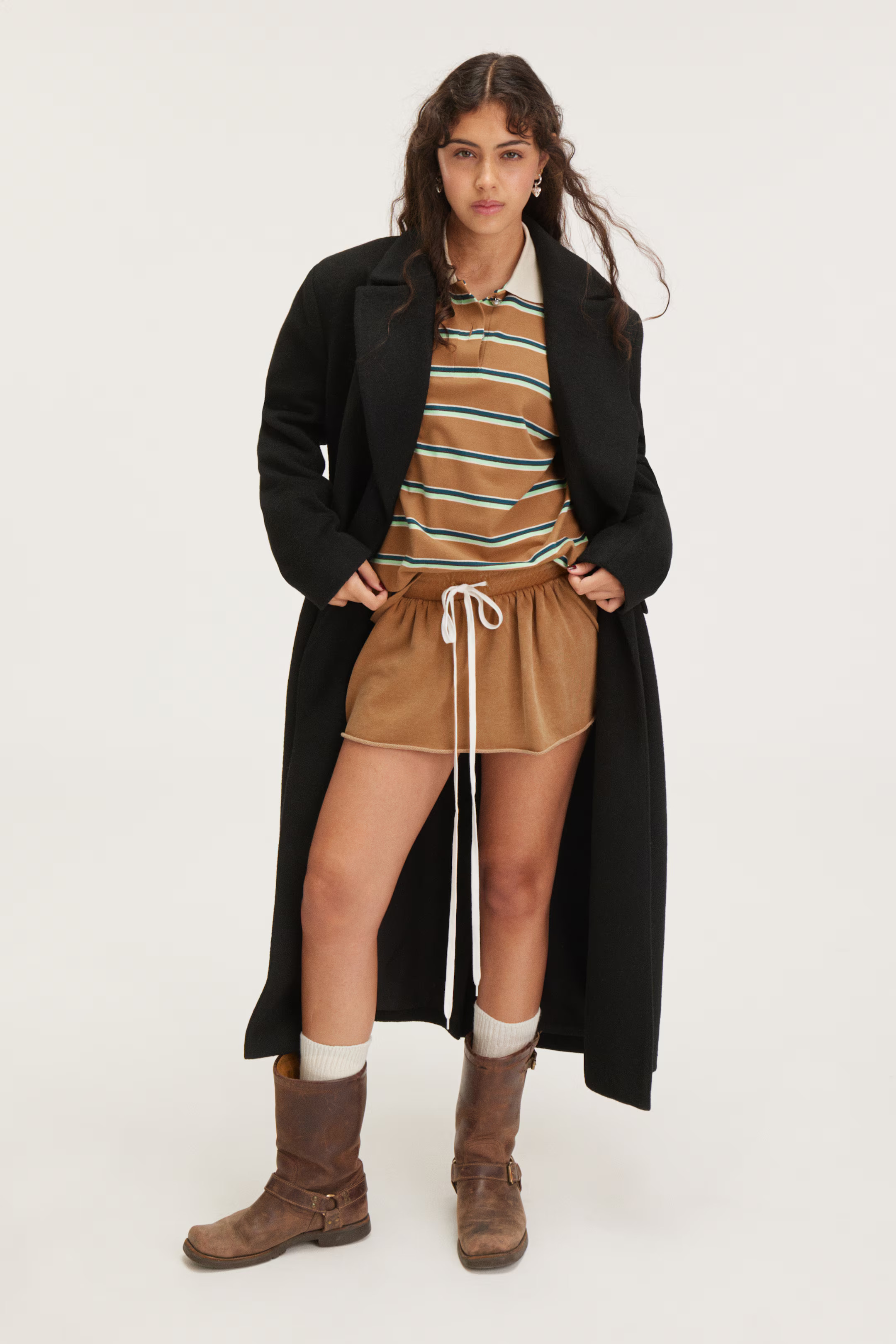 Monki Long Oversized Double-Breasted CoatNot saved to favourites£94.99Colour:BlackSelect size  ... | H&M (UK, MY, IN, SG, PH, TW, HK)