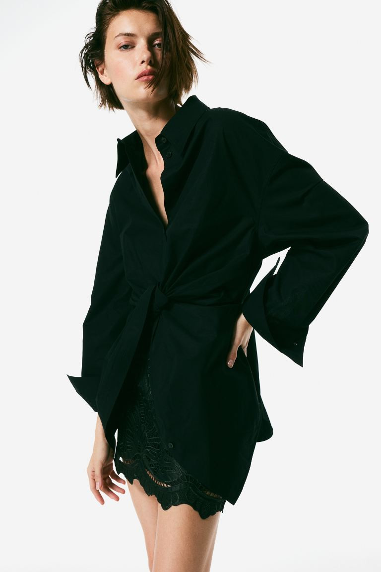 Camisa con detalle de nudo | H&M (FR, IT, ES, PT, BE)