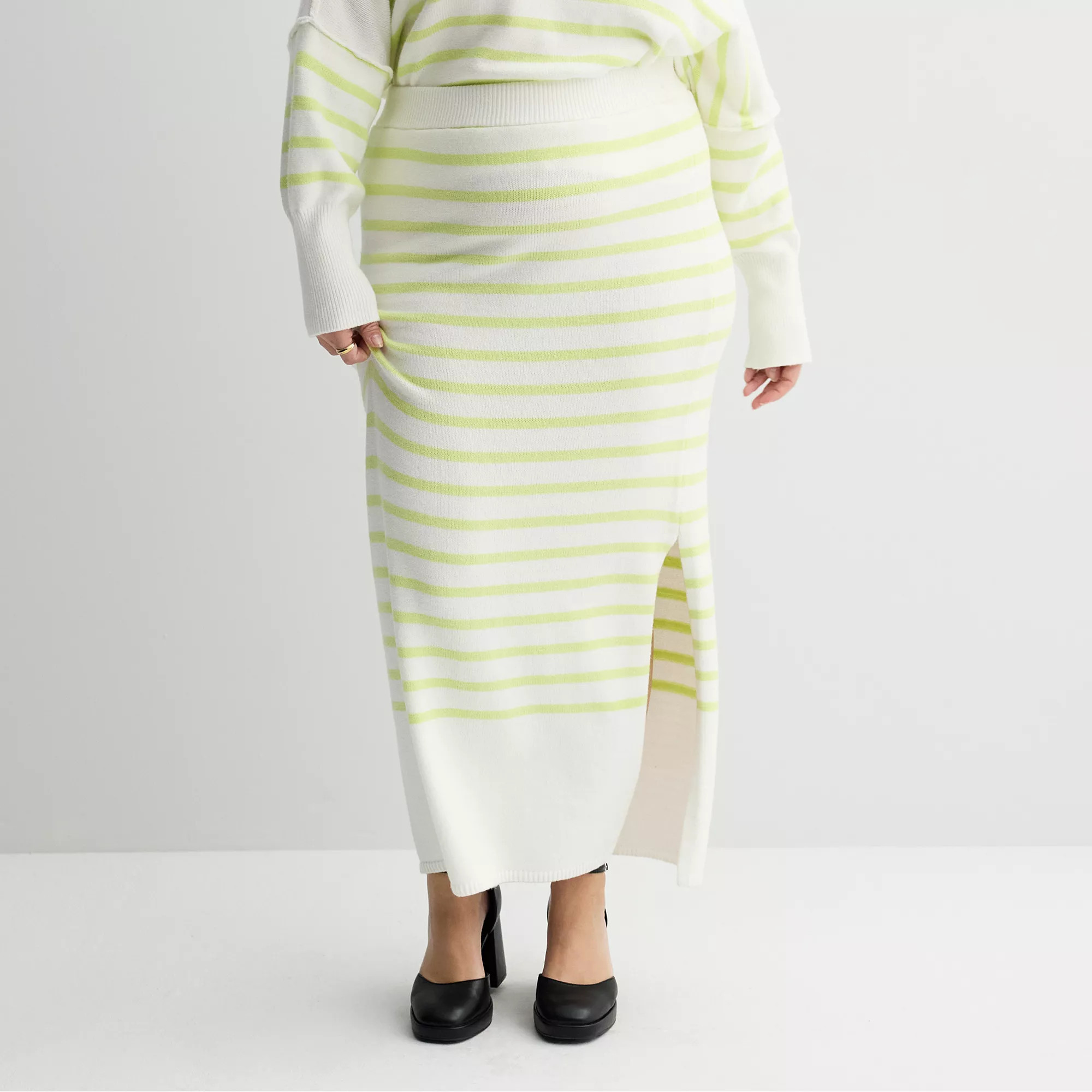 Juniors' Plus Size SO® Sweater Knit Maxi Skirt | Kohl's