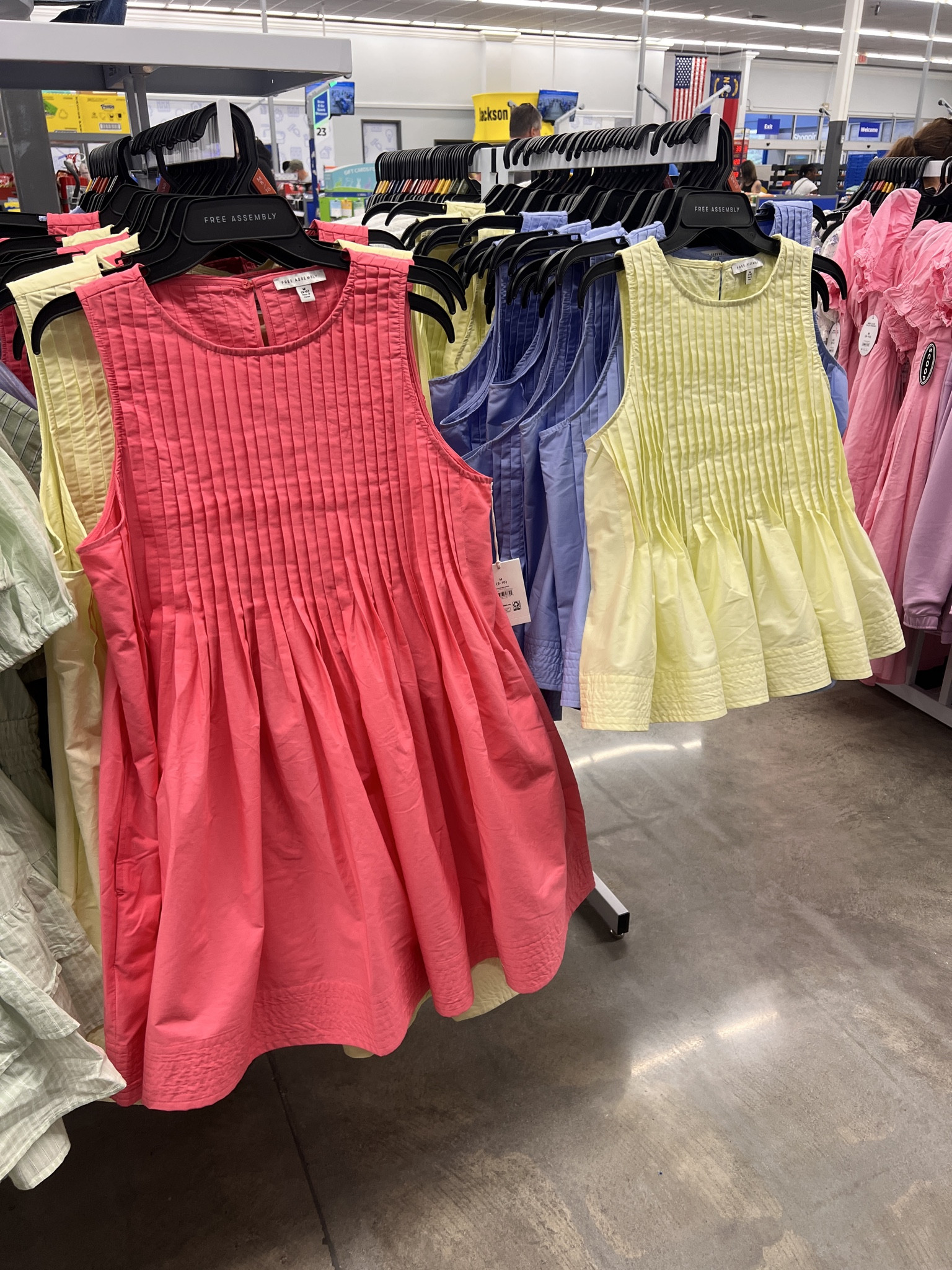 The pleats, the colors, the price! These are such good Walmart finds for Spring!


#LTKootd #LTKSeasonal