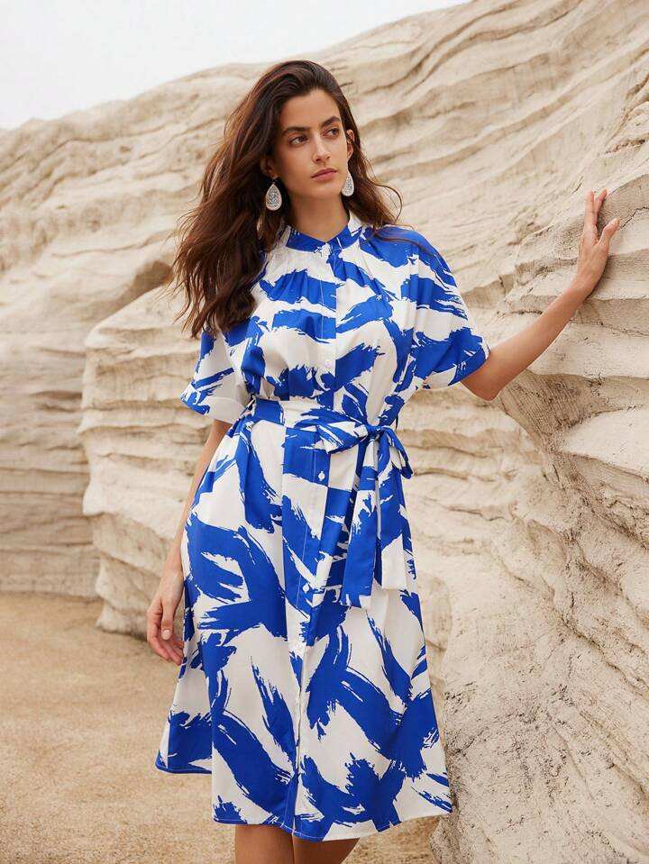 SHEIN VCAY Jurk Met Korte Mouwen, Print, Ceintuur, Opstaande Kraag, Plooien En Een Eendelige Mouw | SHEIN