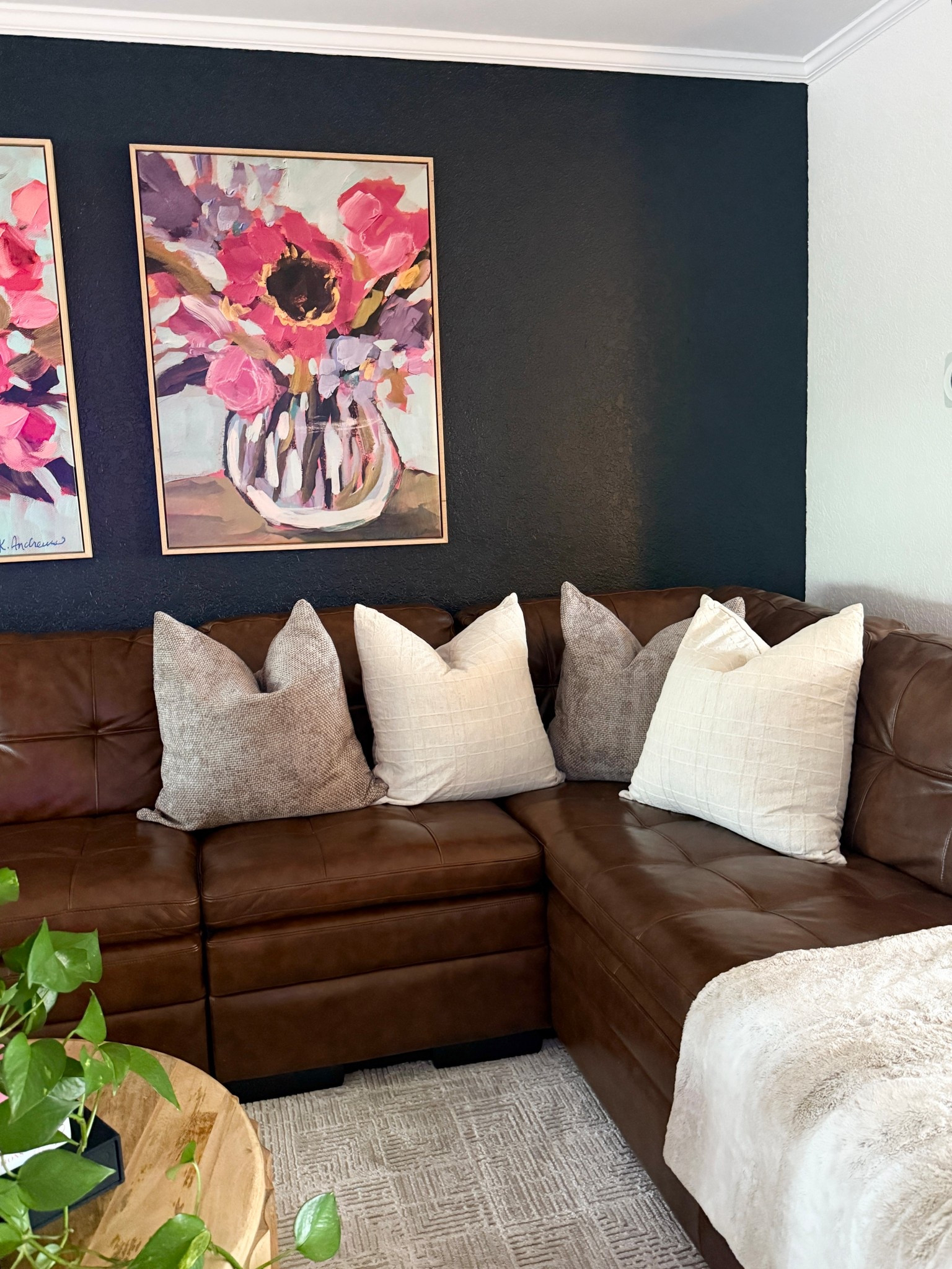 These pillow covers are 24x24 and look + feel luxurious.  They come in more colors. #homedecor #bedroom #pillowcovers


#LTKFindsUnder100 #LTKHome #LTKFindsUnder50