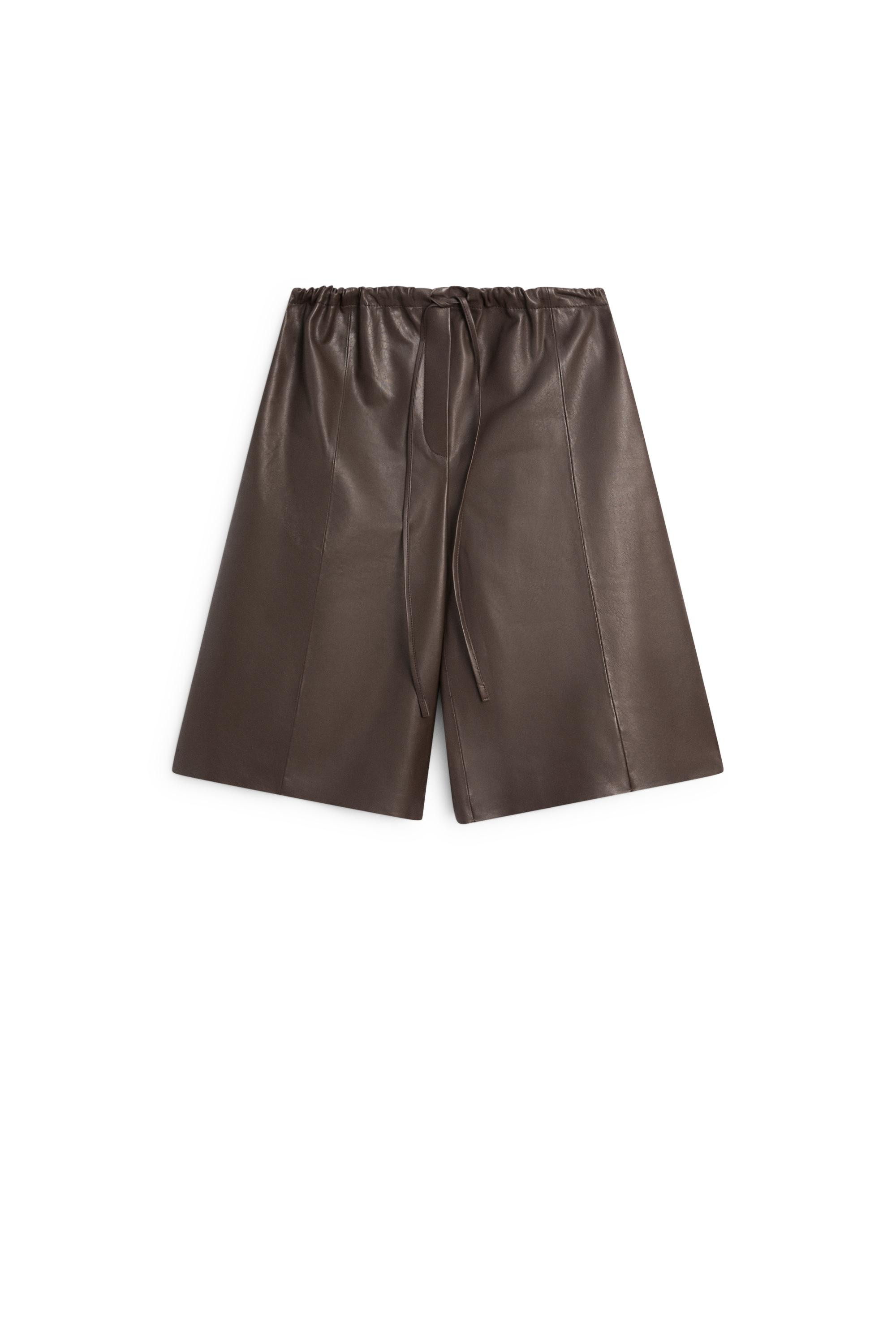 Long nappa leather Bermuda shorts - Sky blue | Massimo Dutti US