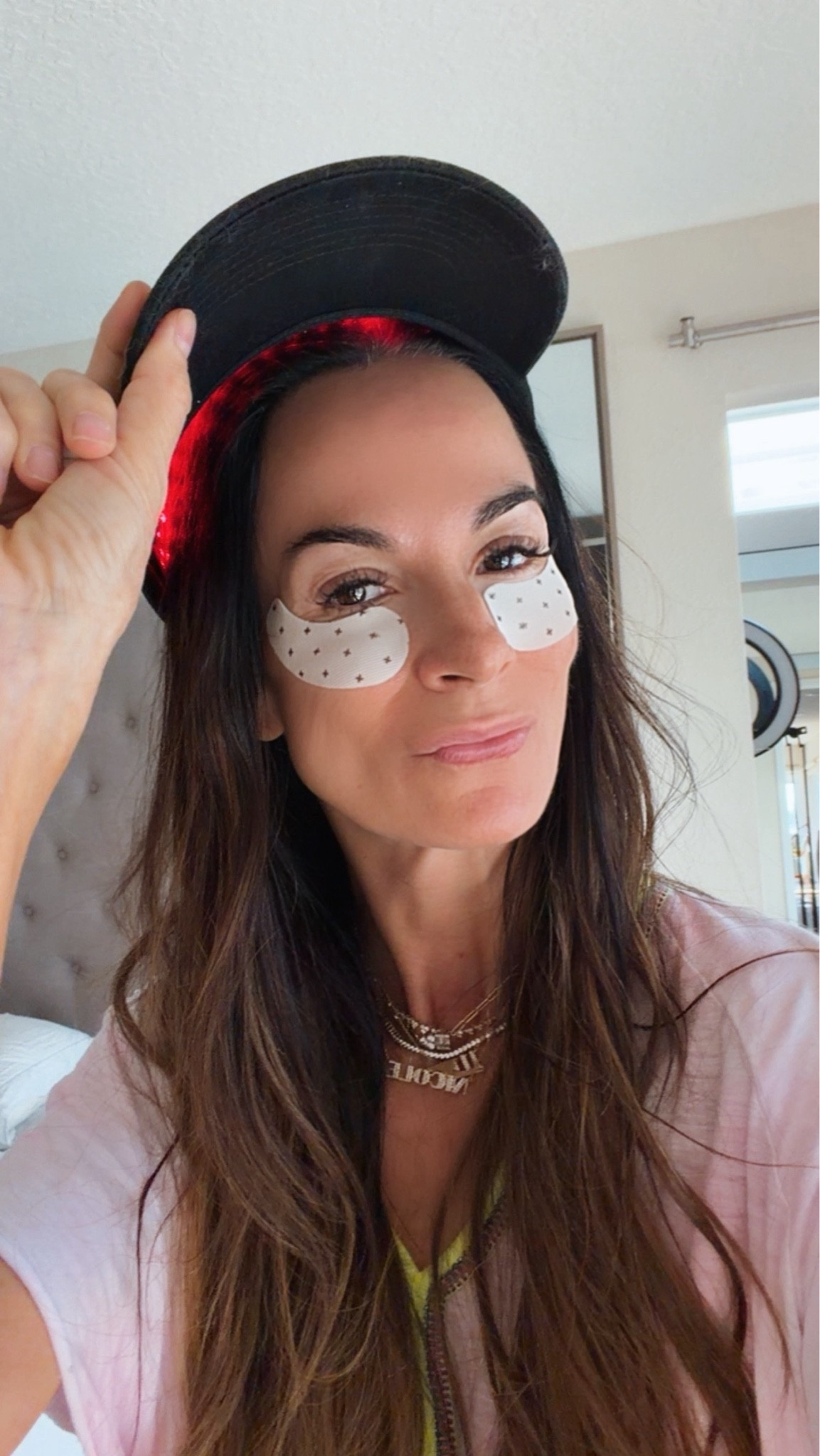 Sunday Scaries? Never heard of her. ✨

Red light hat on. Eye masks engaged. Coffee brewing. Taking 20 minutes today to recharge before the week begins.

A little self-care now saves a lot of chaos later. 💆🏻‍♀️❤️

Who’s spending part of today filling their own cup?

#SelfCareSunday #SundayReset #RedLightTherapy #WellnessJourney #NicoleColeeStyle

#LTKdayinmylife #LTKselfcare #LTKgrwm