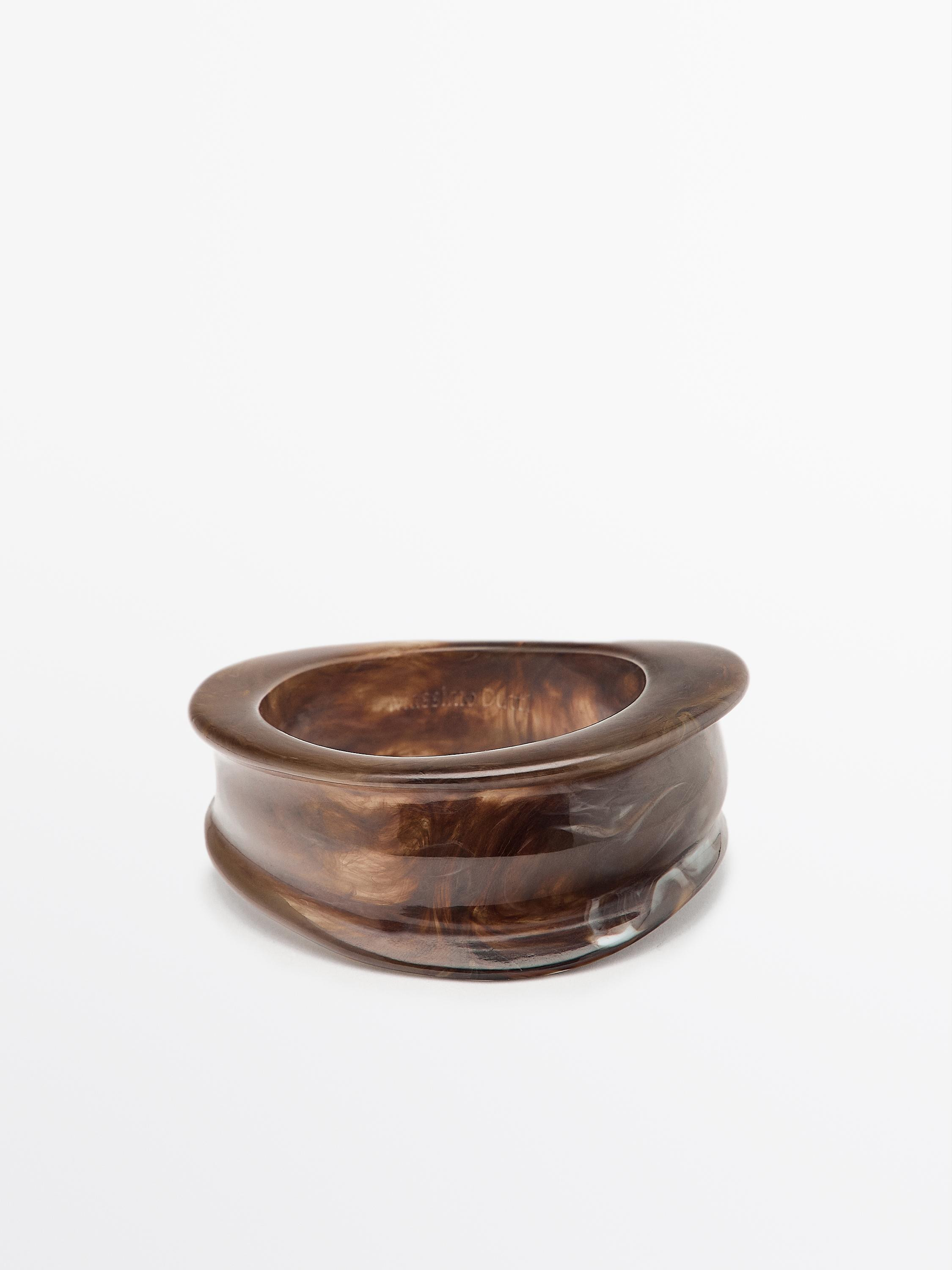 Resin bracelet. Care instructions: Avoid water, perfumes and chemicals. Wipe with a soft cloth. R... | Massimo Dutti US