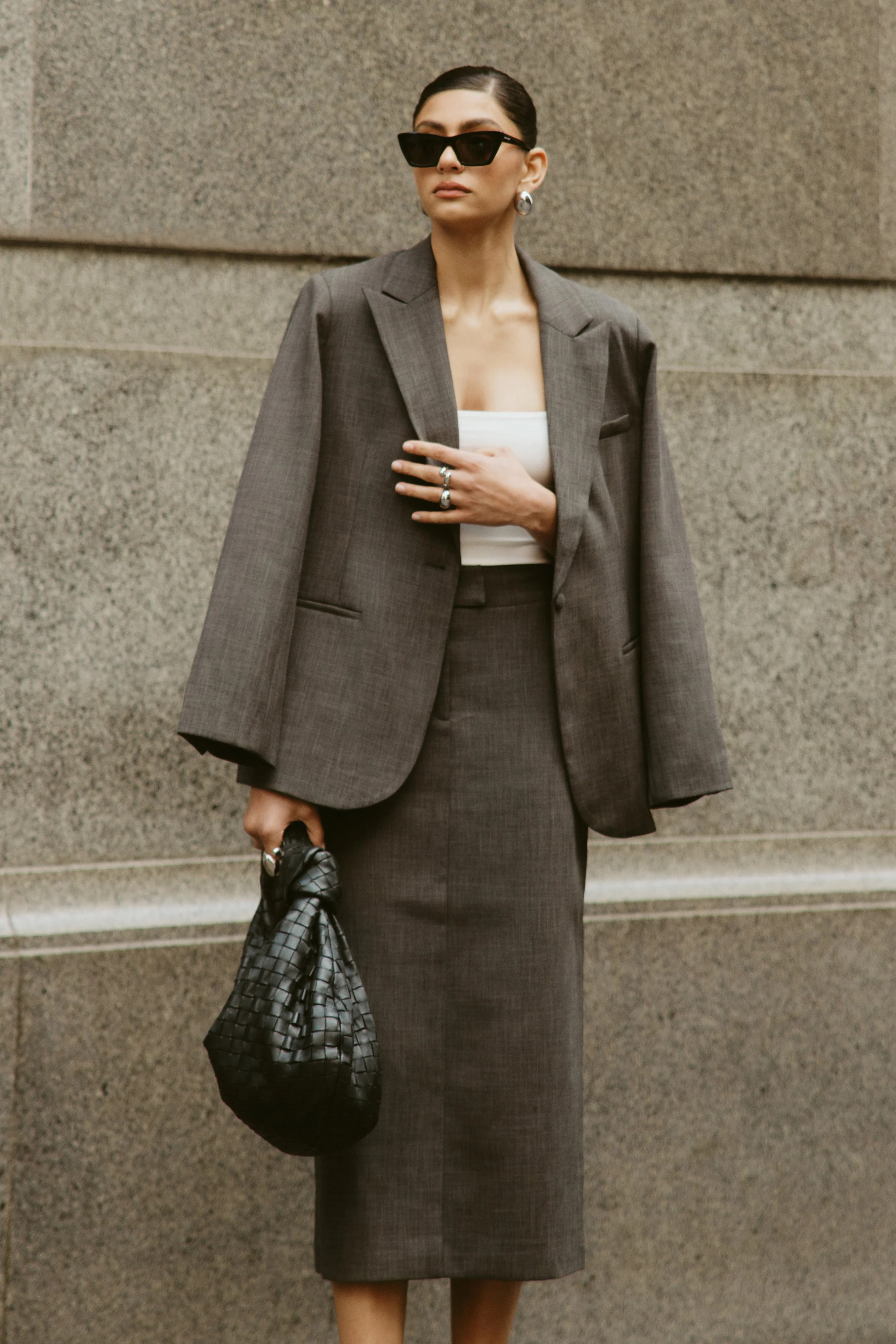 Drew Oversized Textured Blazer - Charcoal | MESHKI US
