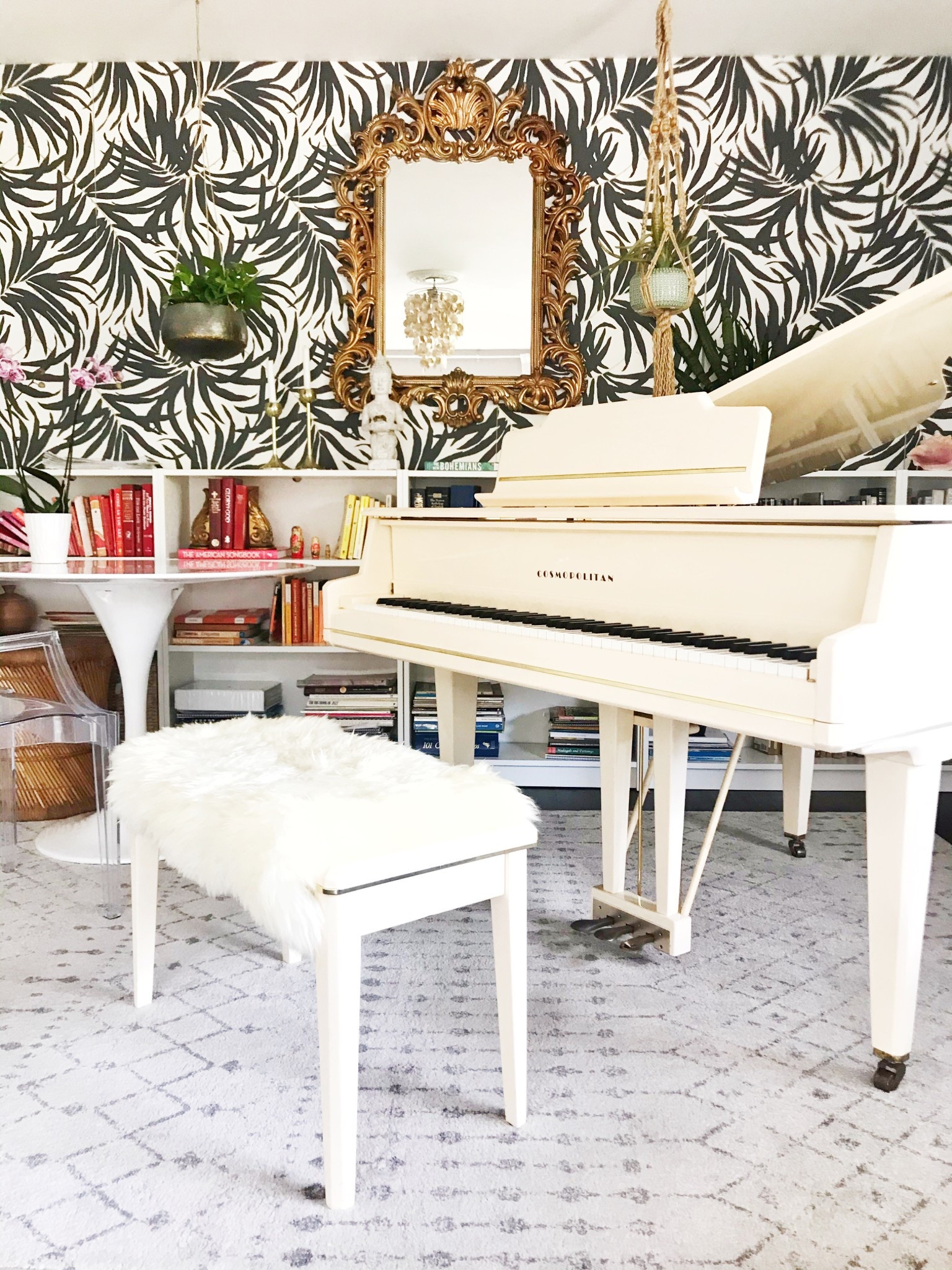 Upgrade your workspace 👌 when your office is fun, playful and makes a statement you are inspired to crush your goals.  Let me help you create a work space that is uniquely you.  Sharing my music studio here today.  🎹

#LTKHome