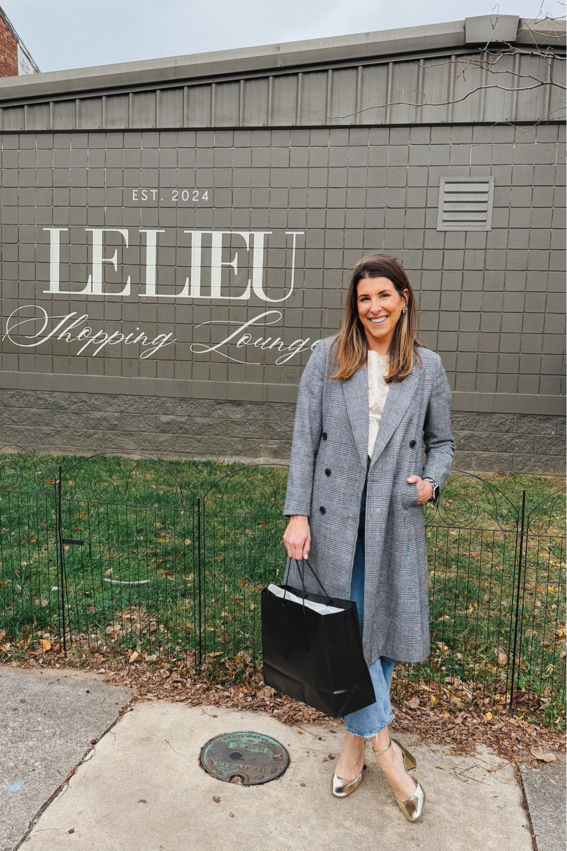 @thismustbelelieu feels like no other spot in louisville. such a cozy and chic boutique full of good gift items, cool girl clothing (all size inclusive!) and home goodies. think curated candles, dainty jewelry, cookbooks, glassware and more - all the brainchild of the very talented @jamiefairmanfloraldesign 

its located in nulu on shelby street right next door to my fave gals @dollfacebrowsofficial and across the street from @claytonandcrume (stop in after for shopping and an espresso martini). right down the street from @plsthnks and around the corner from @shopjonesanddaughters . basically the perfect location and definitely worth popping in for small biz saturday and any holiday shopping.