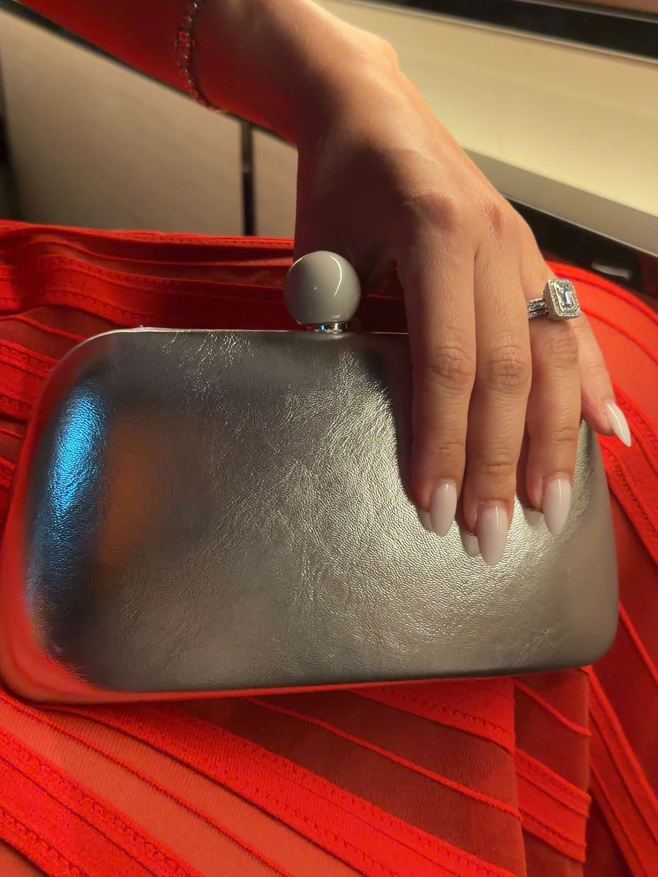 Winter evenings call for thoughtful details.
This bag is the perfect finishing touch.
@UrbanExpressions #ad

#UExME #UrbanExpressions

Comment SHOP below to receive a DM with the link to this post on my LTK ⬇ https://liketk.it/5JnIf #ltkseasonal #ltkfindsunder100