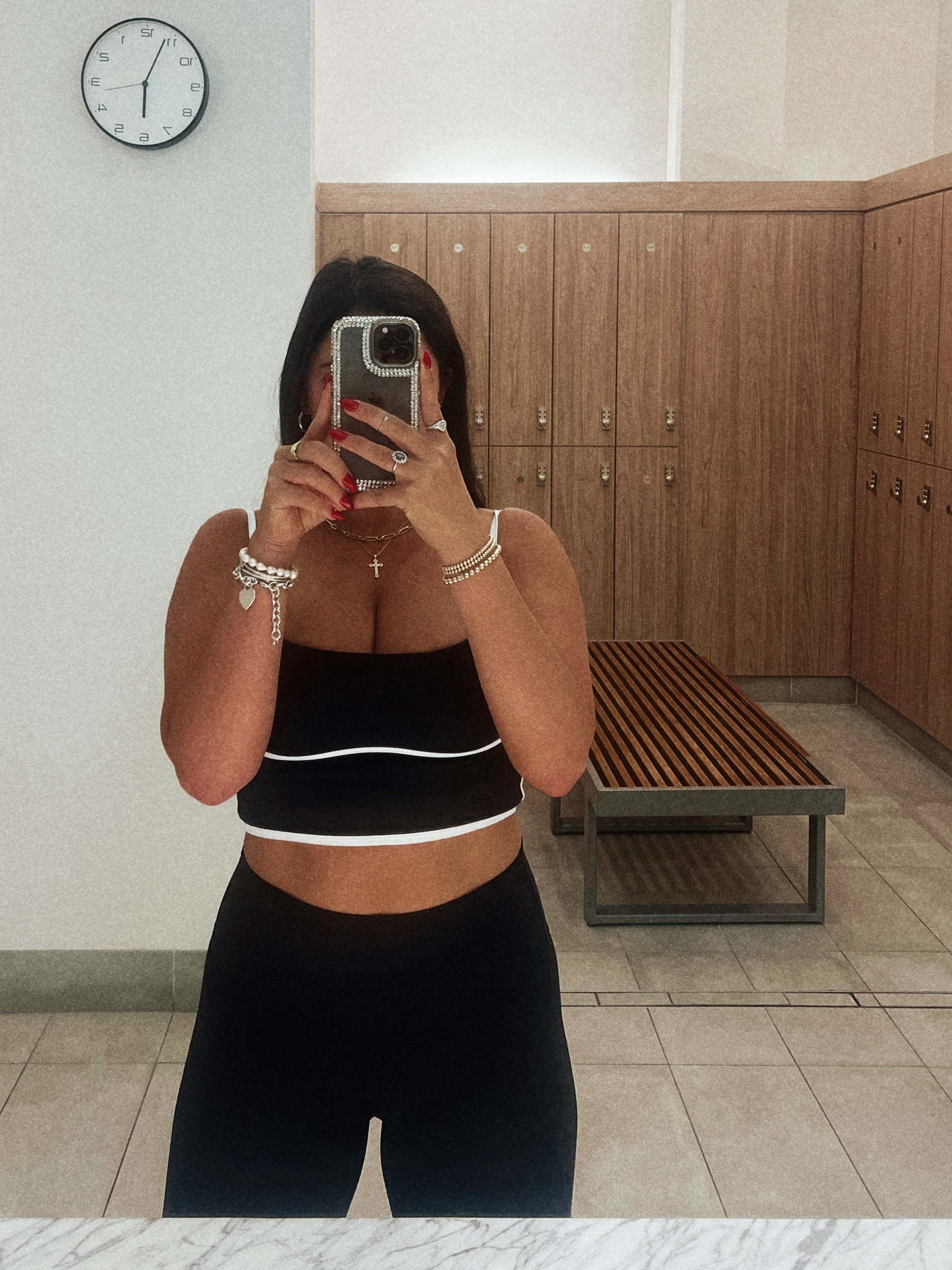 Gym outfit of the morning - July 9, 2024

• Alo leggings [size S]
• Alo sports bra [size M]
• lululemon leggings [size 6 or 8]
• lululemon sports bra [size 10]

Found this Alo DUPE and I absolutely LOVE IT!! Wearing a size large in it!!