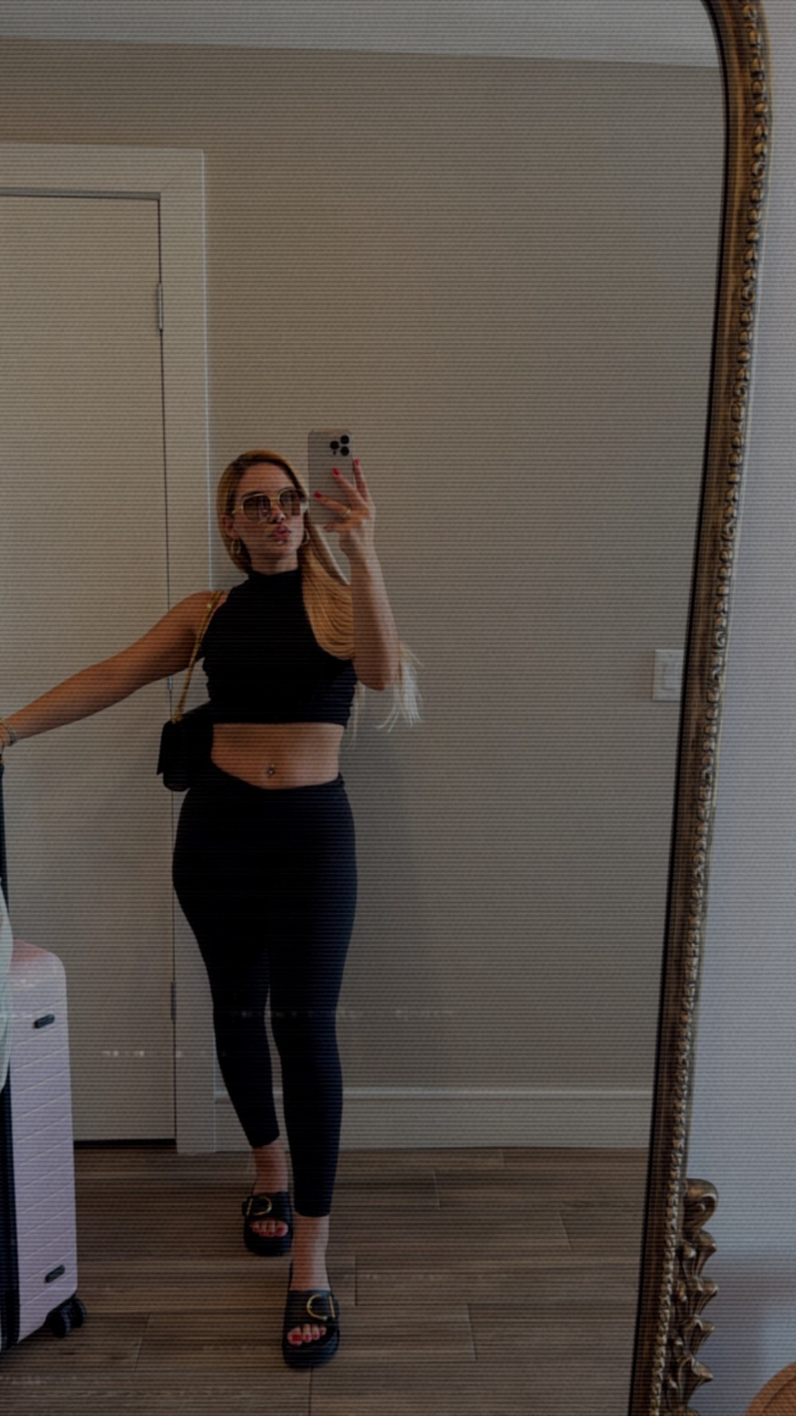 travel #ootd 🖤

#LTKFindsUnder100 #LTKSaleAlert #LTKActive