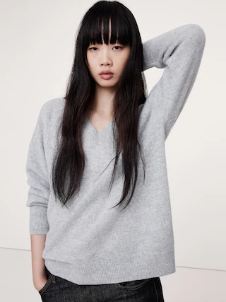 Lightweight Cashmere V-Neck Sweater | Banana Republic (CA)