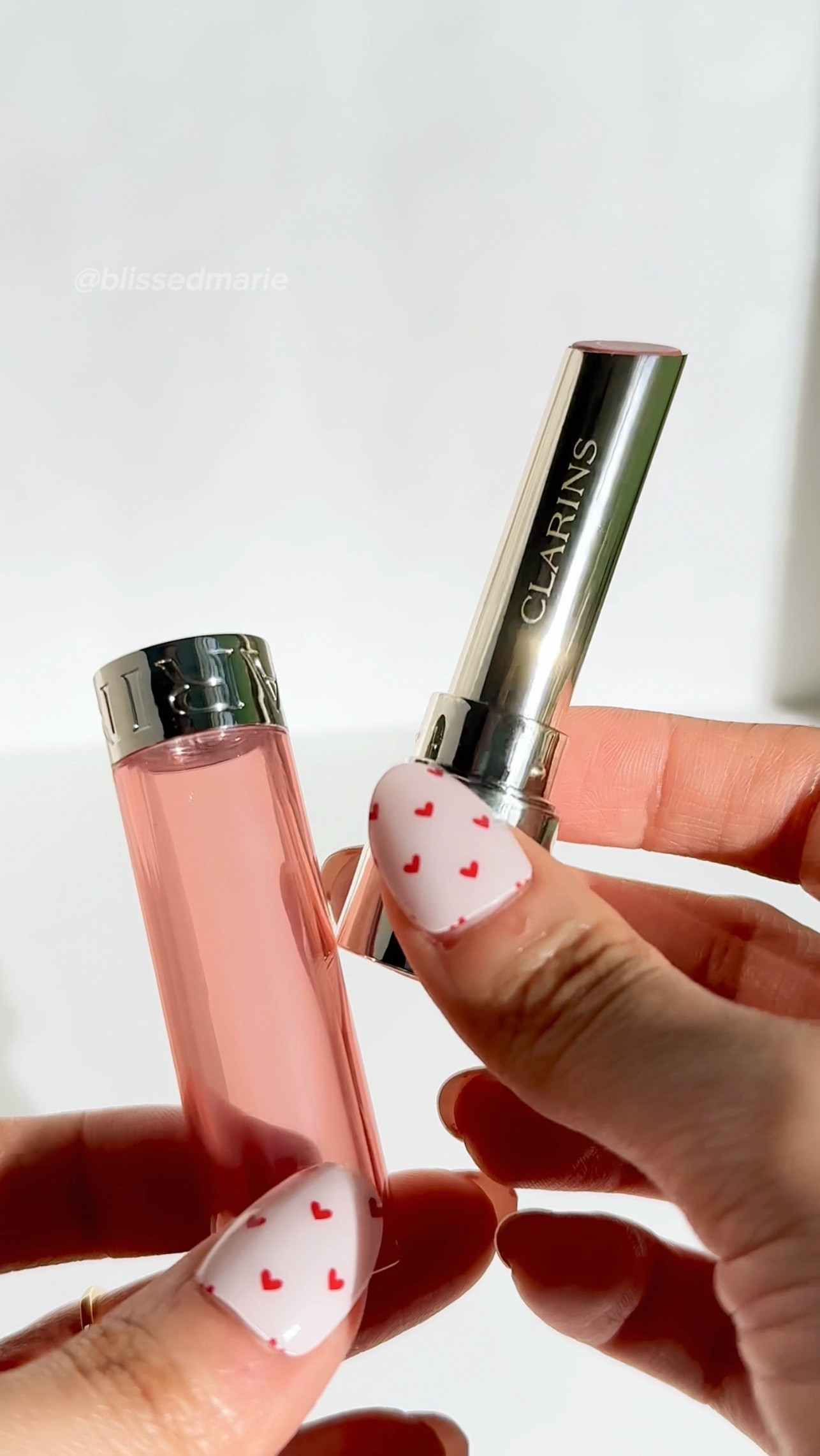 swatching thee viral lip oil balm 💄💕

i especially recommend this shade for olive skin toned girlies ☺️

#LTKFindsUnder50 #LTKBeauty #LTKItBag