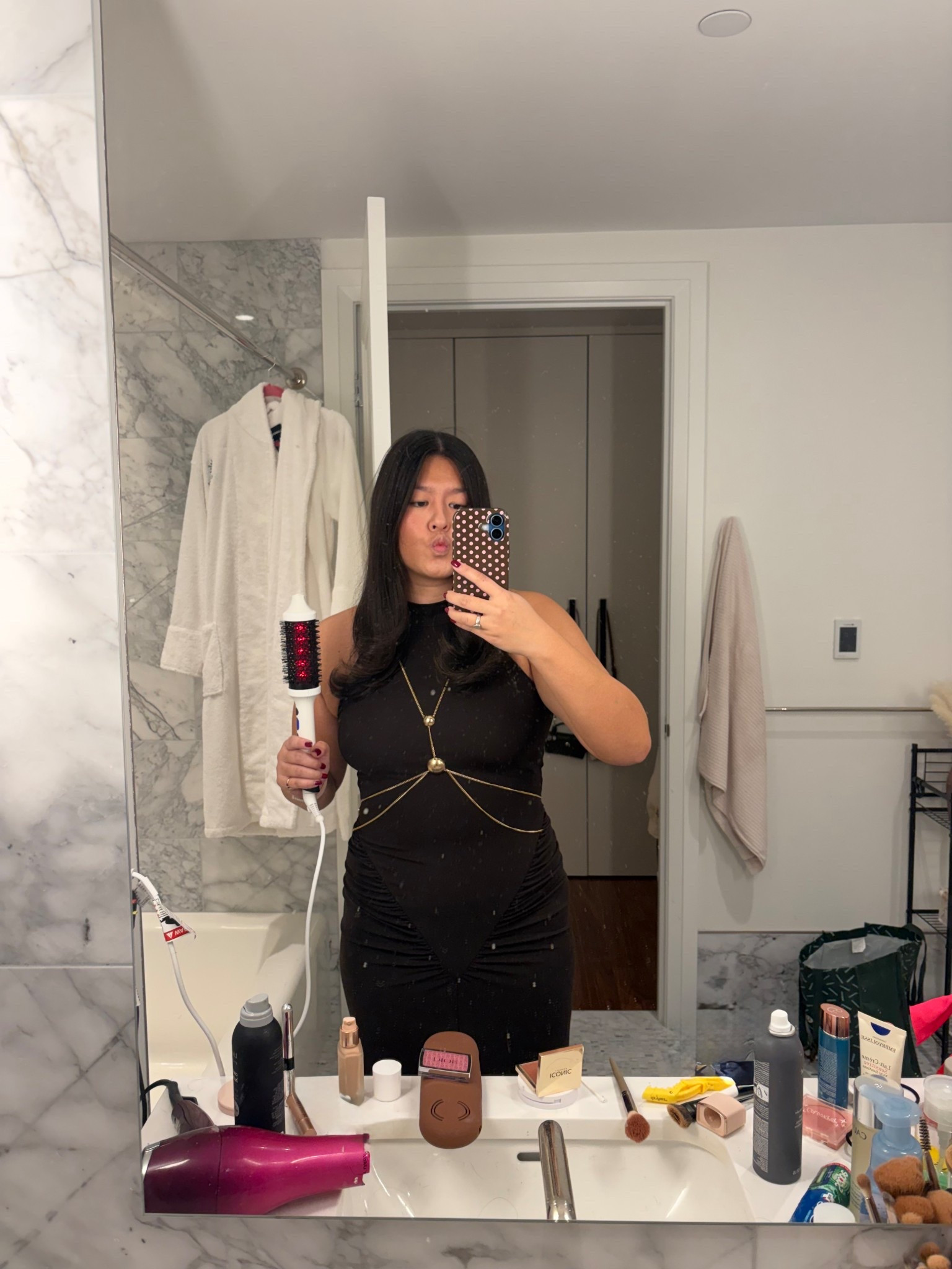 GRWM ✨ quick at-home blowout edition. Used my Bondi Boost thermal brush and had smooth, bouncy hair in under 10 minutes—while my vanity is doing the most 💄💁‍♀️

#LTKSaleAlert #LTKBeauty #LTKGiftGuide