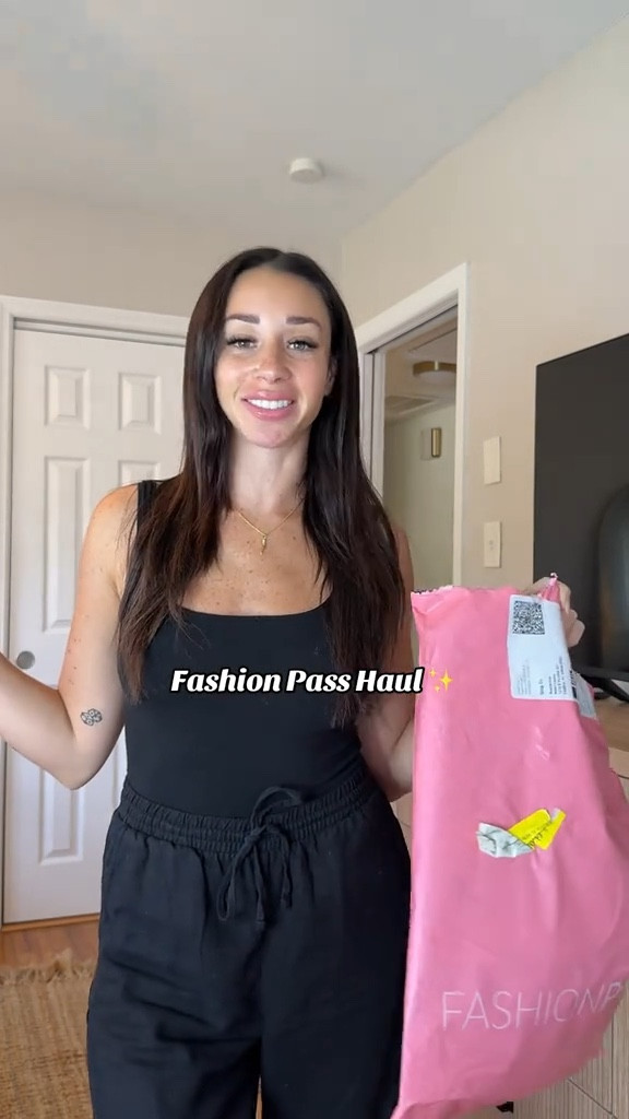 It’s like a revolving closet 🤠 use code NIKKI99C for $70 off your first month! 

#LTKPetite #LTKFindsUnder100 #LTKStyleTip