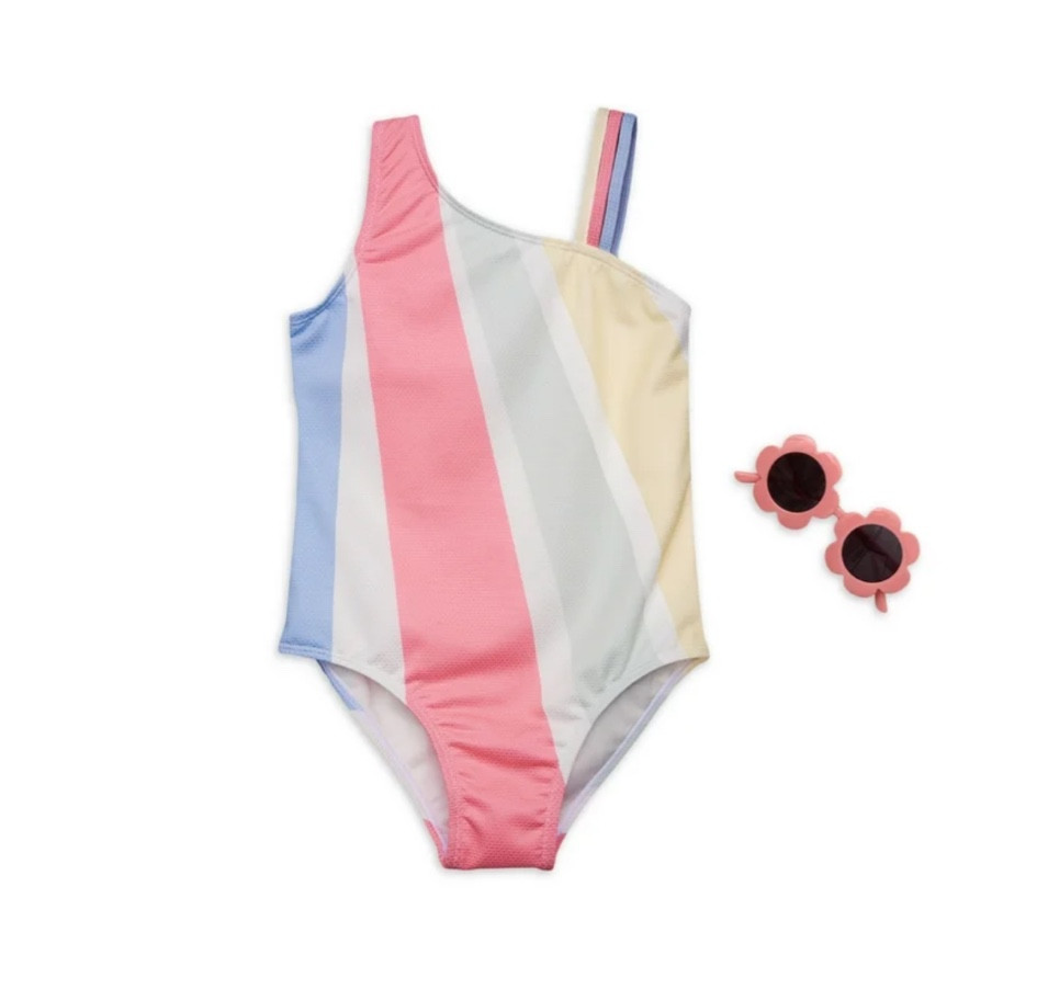 Toddler swimsuit on clearance for $7!!!! Comes with the sunglasses and it’s soooooo cute!!!!! 


#walmart #toddlergirls #swimsuitsforgirls #ltkkids #toddlergirls #swim 