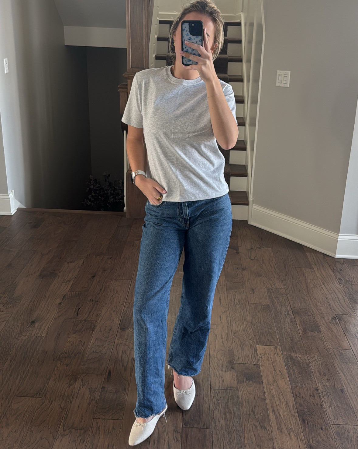 Love this Abercrombie find❣️ Was in desperate need of a classic tee to throw on and be able to dress up when needed!! Love it with these darker jeans and ballet mule flats>> 

#LTKFindsUnder100 #LTKSaleAlert #LTKStyleTip
