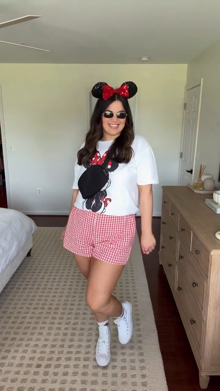 Midsize Disney outfit! 
Tshirt / shorts / bralette - xl 
*similar earrings + ears


// Disney outfit ideas, Disney style, Minnie Mouse outfit, midsize fashion, amazon fashion

#LTKootd #LTKSeasonal #LTKMidsize