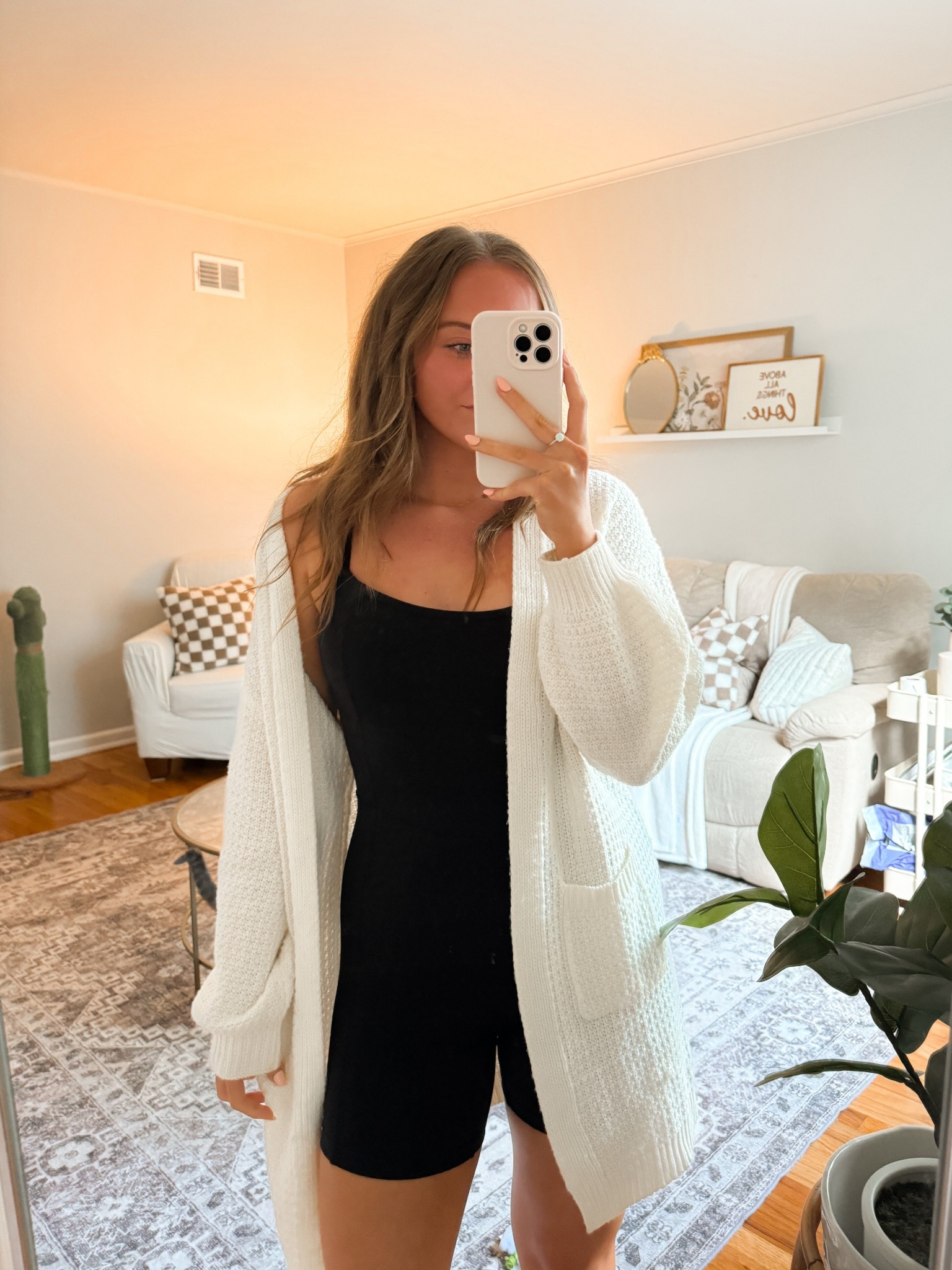 On the go fit 🤍 #LTK #LTKOutift 

#LTKFindsUnder50 #LTKFindsUnder100 #LTKSeasonal