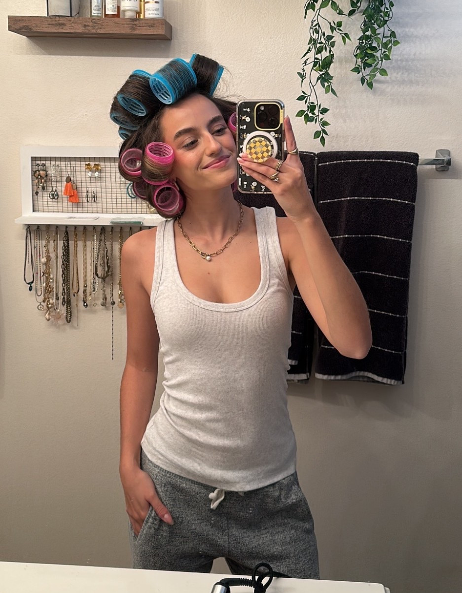 $10 scoop neck tank top from target…. YES PLEASE!! Wearing size XS 

#LTKCyberWeek #LTKPetite #LTKHoliday