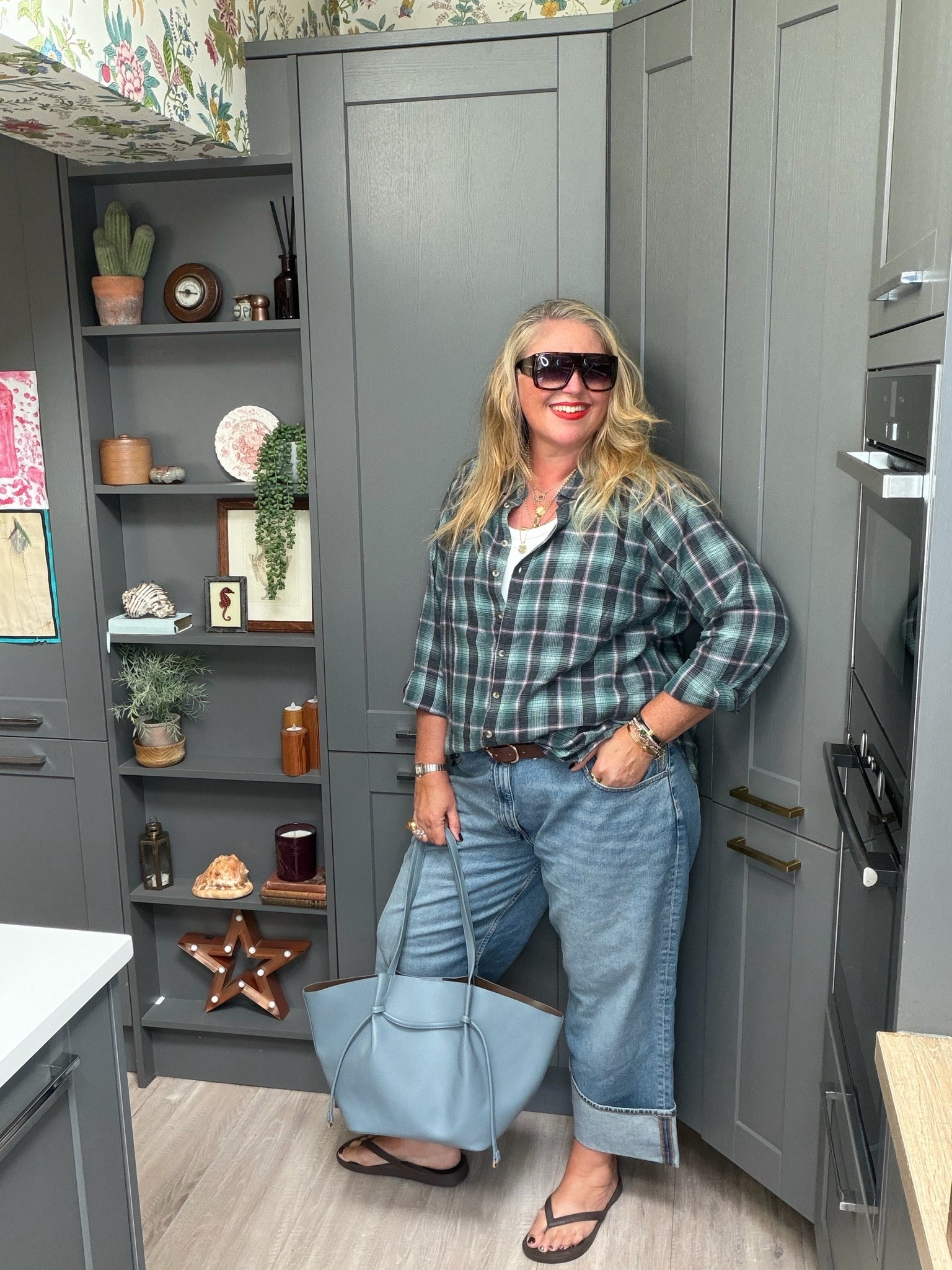 Turn up jeans, check shirt, white vest, sunglasses blue bag, flip flops

#LTKautumn #LTKjeans #LTKplussize