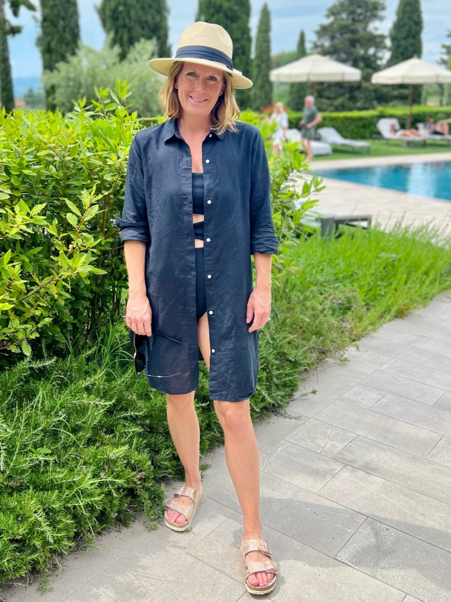 Pool day look ☀️ 

If you have a trip to Europe coming up, be sure to check out our recent blog post on how to pack  => https://effortlesstyle.com/how-to-pack-for-a-european-vacation/

#LTKtravel #LTKstyletip #LTKswim