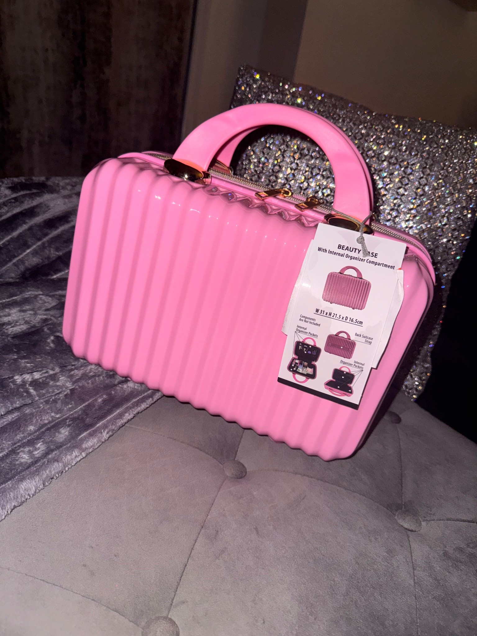 New travel make-up case! It’s cute, durable, and cheap! 



#LTKFindsUnder50 #LTKBeauty #LTKGiftGuide