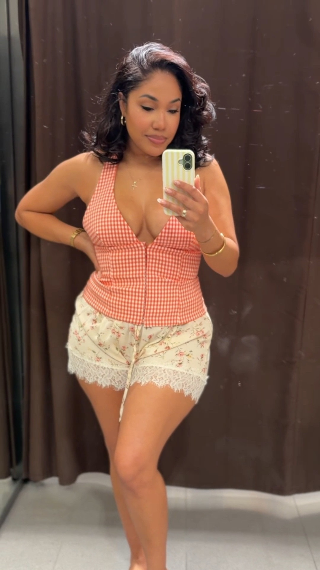 This wasn’t supposed to be an outfit. 😂🌸

I grabbed these floral lace-trim shorts because I thought they were cute, and I grabbed the gingham halter because I loved the color. Somehow they ended up in the same fitting room and became one of my favorite looks from the entire haul.

I normally wouldn’t mix two different patterns, but something about these just works. It feels feminine, summery, and a little bit unexpected.

Sizing for reference:
✨ 5’4”
✨ Around 165 lbs
✨ Usually a Medium in tops and Large/XL in bottoms

Wearing:
• Gingham halter top: Medium
• Floral lace-trim shorts: Medium

@Zara 

gingham halter top, floral shorts, lace trim shorts, summer outfit, feminine fashion, picnic outfit, winery outfit, brunch style, vacation outfit, Zara haul, Zara summer collection, midsize style, curvy fashion, outfit inspiration, summer fashion
