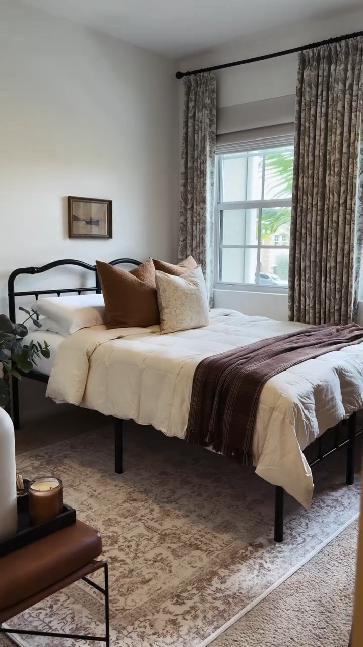 This Organic Bamboo Sheet Set and All Season 100% Organic Cotton Down & Feather Comforter from @pure.down are incredibly soft and cozy. I love how plush the comforter feels with its buttery hue, and the sheet set is so smooth to the touch.

✨link in bio-Use code Chantice20 for 20% off,limited to the first 10 sales

Follow @chantice_at_home for more cozy homestyling ✨

#bedding #bedroom #cozyhome #comforter #sheets