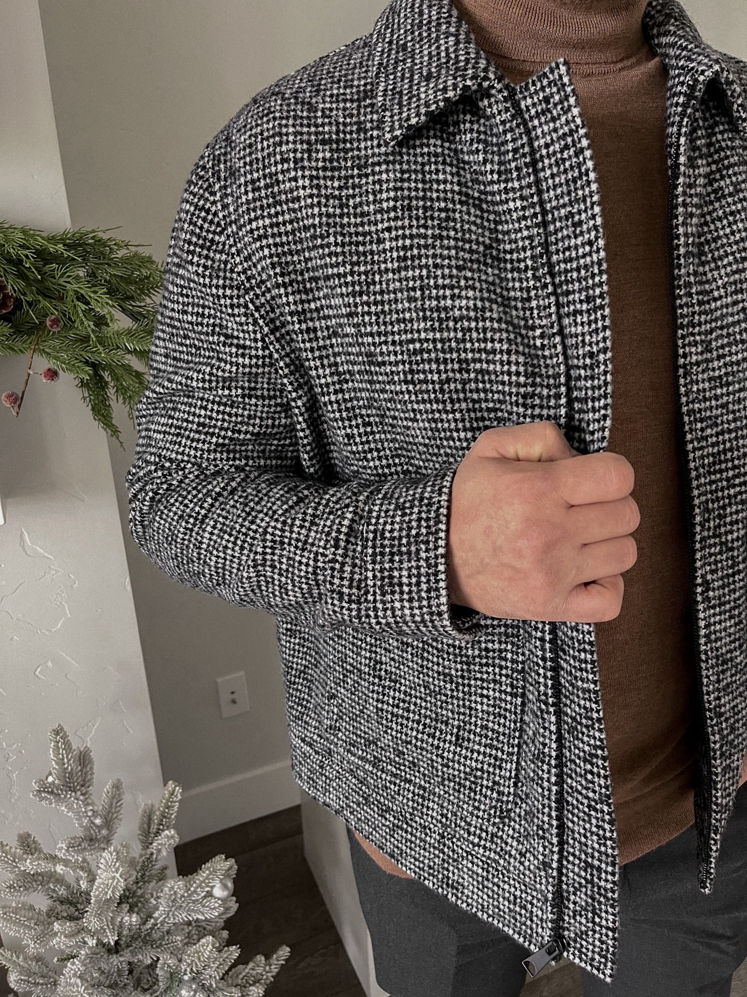 turtleneck for man 🤎

#MensFashion #StyleForMen #FashionForHim #MenWear #DapperDudes #MensStyleGuide #FashionForwardMen #OOTDmen #WardrobeEssentials #CasualStyle #MensApparel #SharpDressedMan #MenswearDaily #ClassicMensFashion #MensFashionInspo #ModernGentleman #StylishMen #FashionableFellas #MensStyleTips #MensFashionTrends #TurtleneckStyle #MensTurtleneck #CozyKnits #TrendyTurtlenecks #KnitwearForMen #NeckWarmer #WinterFashion #ClassicStyle #MensFashionEssentials #ColdWeatherStyle #StylishComfort #WarmAndStylish #DapperTurtlenecks #FashionForHim #NeckGameStrong #KnitwearFashion #TurtleneckSeason #ChicKnits #MensWinterWear #LayeredLook #MensJackets #JacketStyle #CoolWeatherFashion #OuterwearForHim #StylishJackets #MensFashion #JacketSeason #DapperOuterwear #FashionableMen #LayeredLook #JacketEssentials #UrbanStyle #MenWithStyle #JacketWeather #FashionForwardMen #StreetStyleFashion #MensOuterwear #FallFashion #WinterStyle #ClassicJackets

#LTKstyletip #LTKfindsunder50