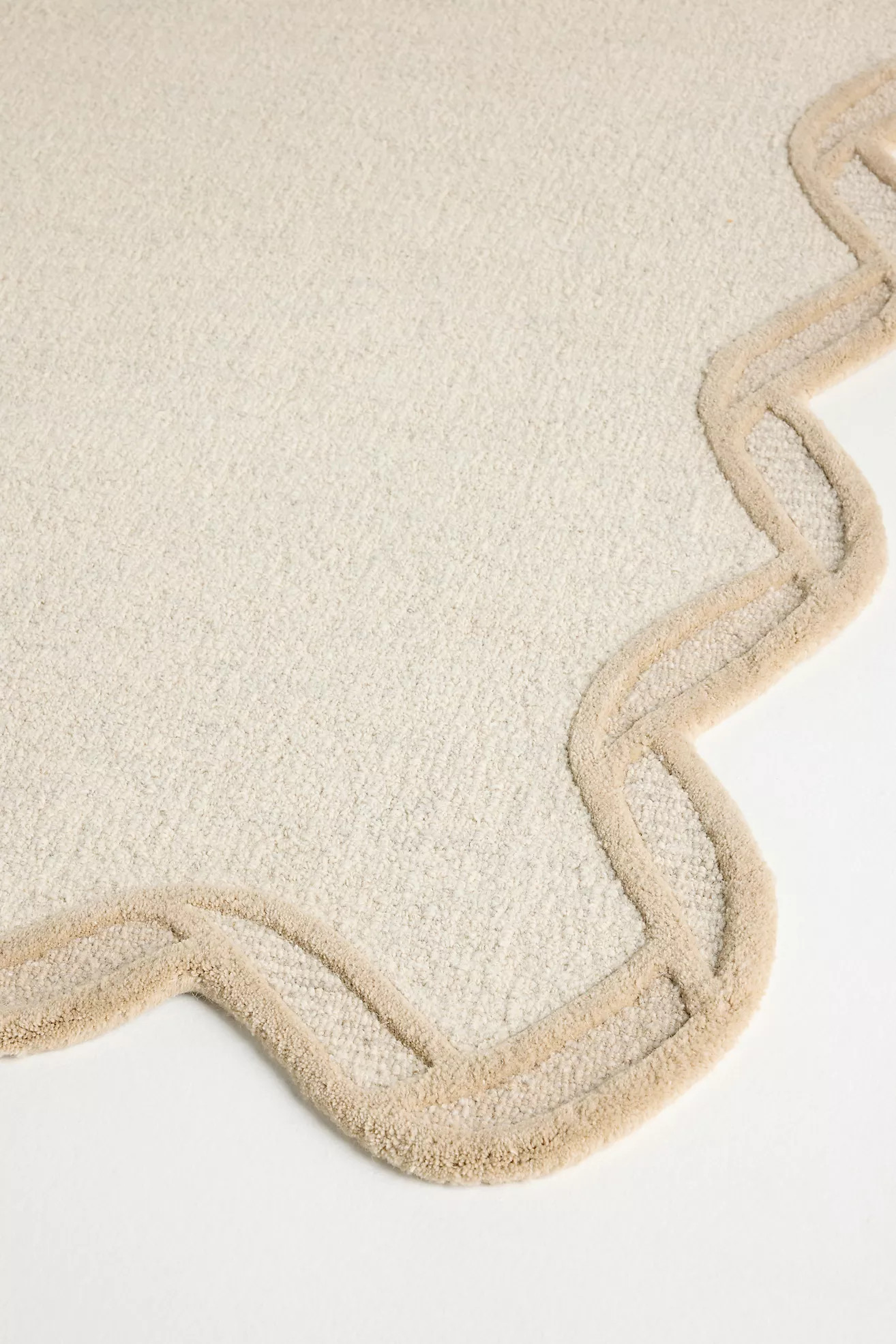 Tufted Wool Scalloped Border Rug | Anthropologie (US)