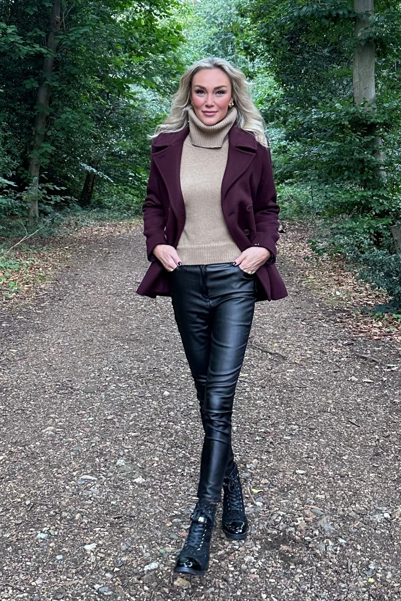 Saint and Sofia Autumn/ Winter 25
Boots are Chanel 

#LTKuk #LTKautumn