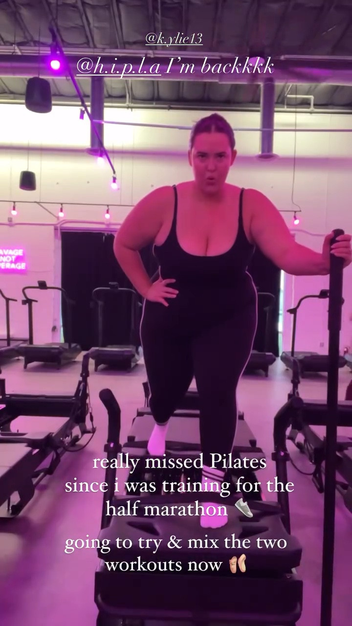 really missed Pilates since i was training for the half marathon 👟 going to try & mix the two workouts now 🩰

Pilates, workout set, workout outfit, athleisure, leggings, gym outfit 

#LTKPlusSize #LTKActive #LTKShoeCrush