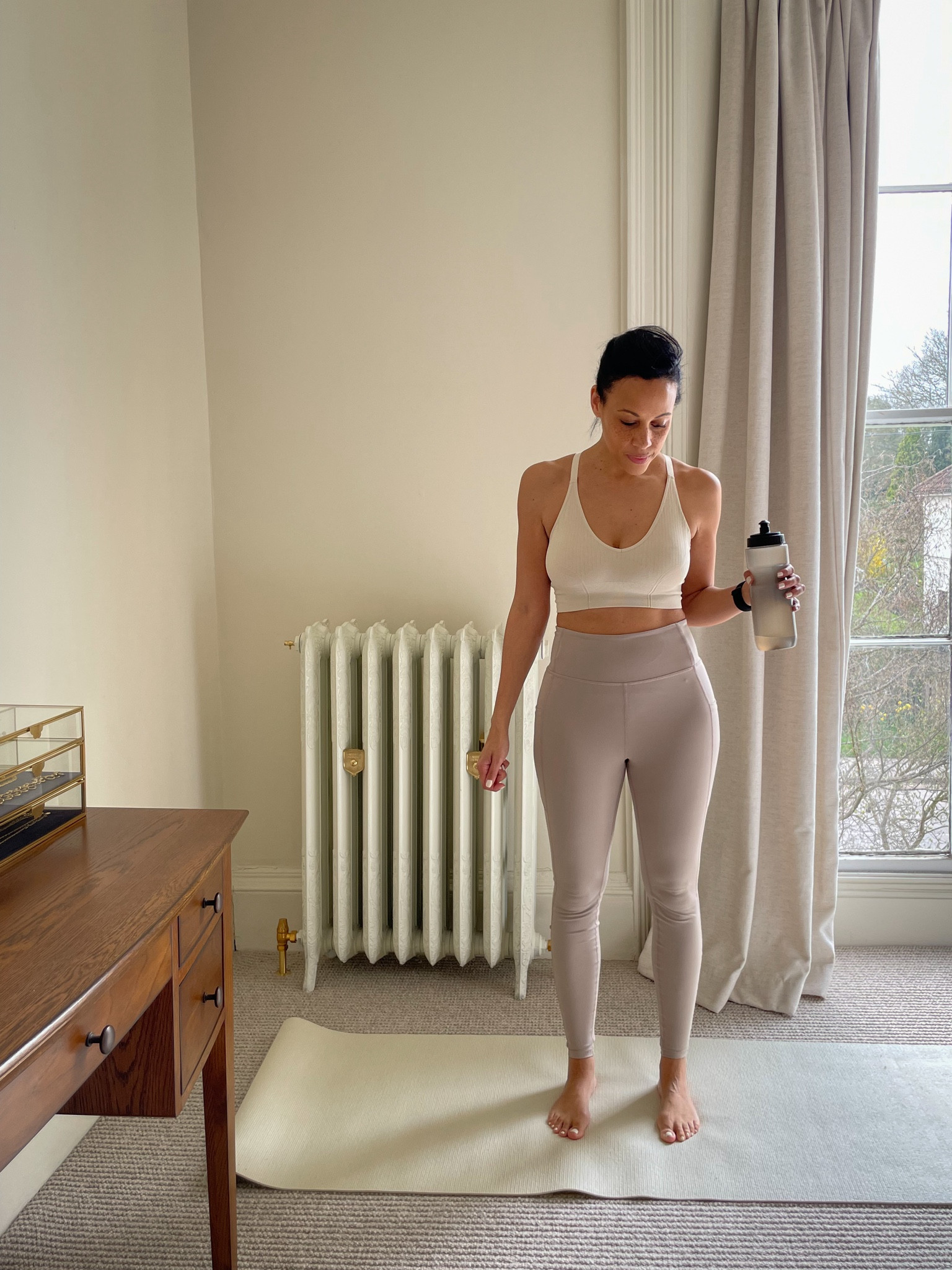 Neutral fitness – these are the perfect leggings for squats and they even have pockets 

#LTKeurope #LTKstyletip #LTKfitness