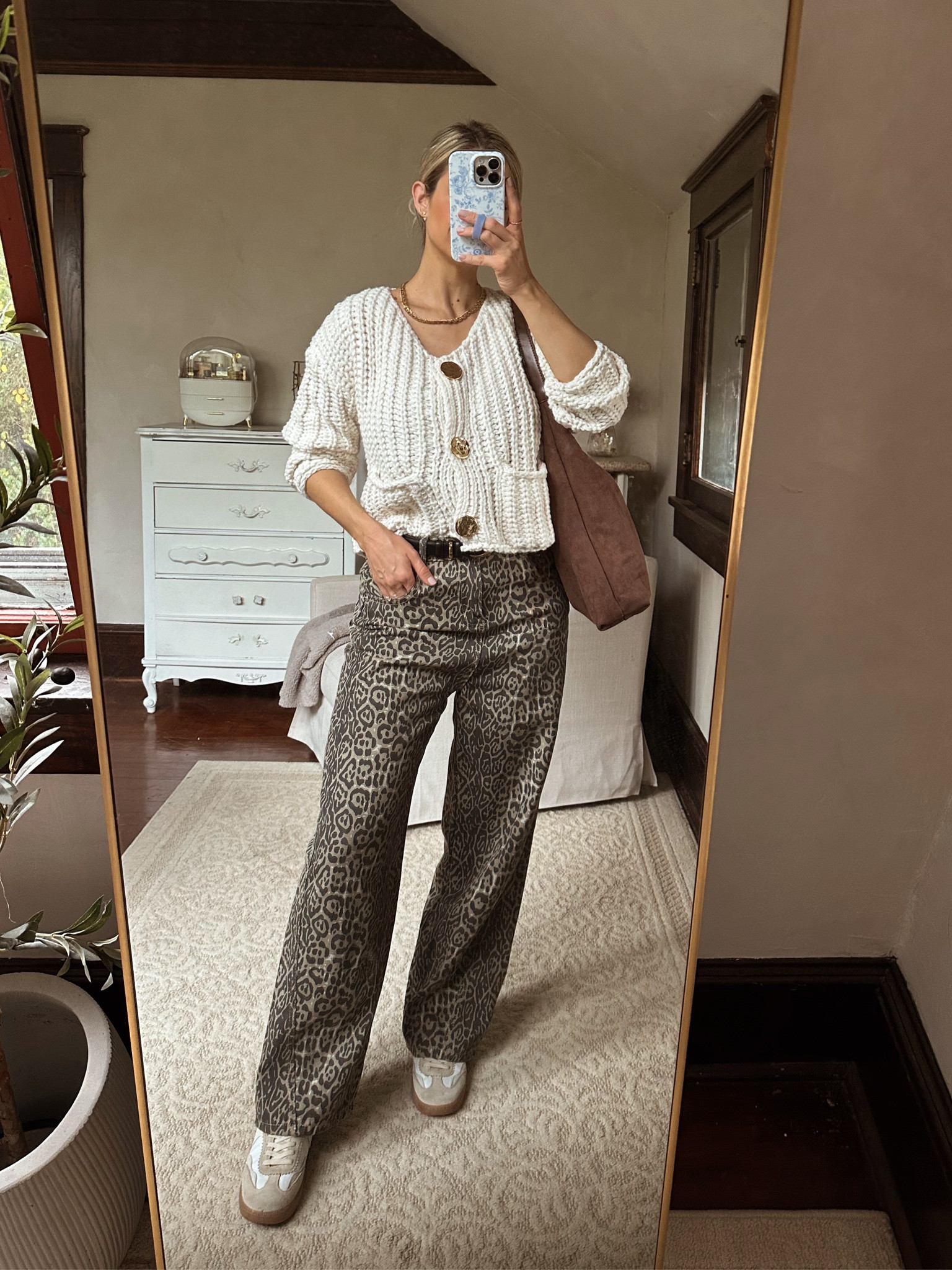 Fall outfit
Amazon trending outfit
Leopard jeans
Chunky knit cardigan 
Suede slouchy tote bag

Wearing a medium in the jeans, they’re very baggy! Reviews are all over the place. They’re cute and decent for the price 

#LTKStyleTip