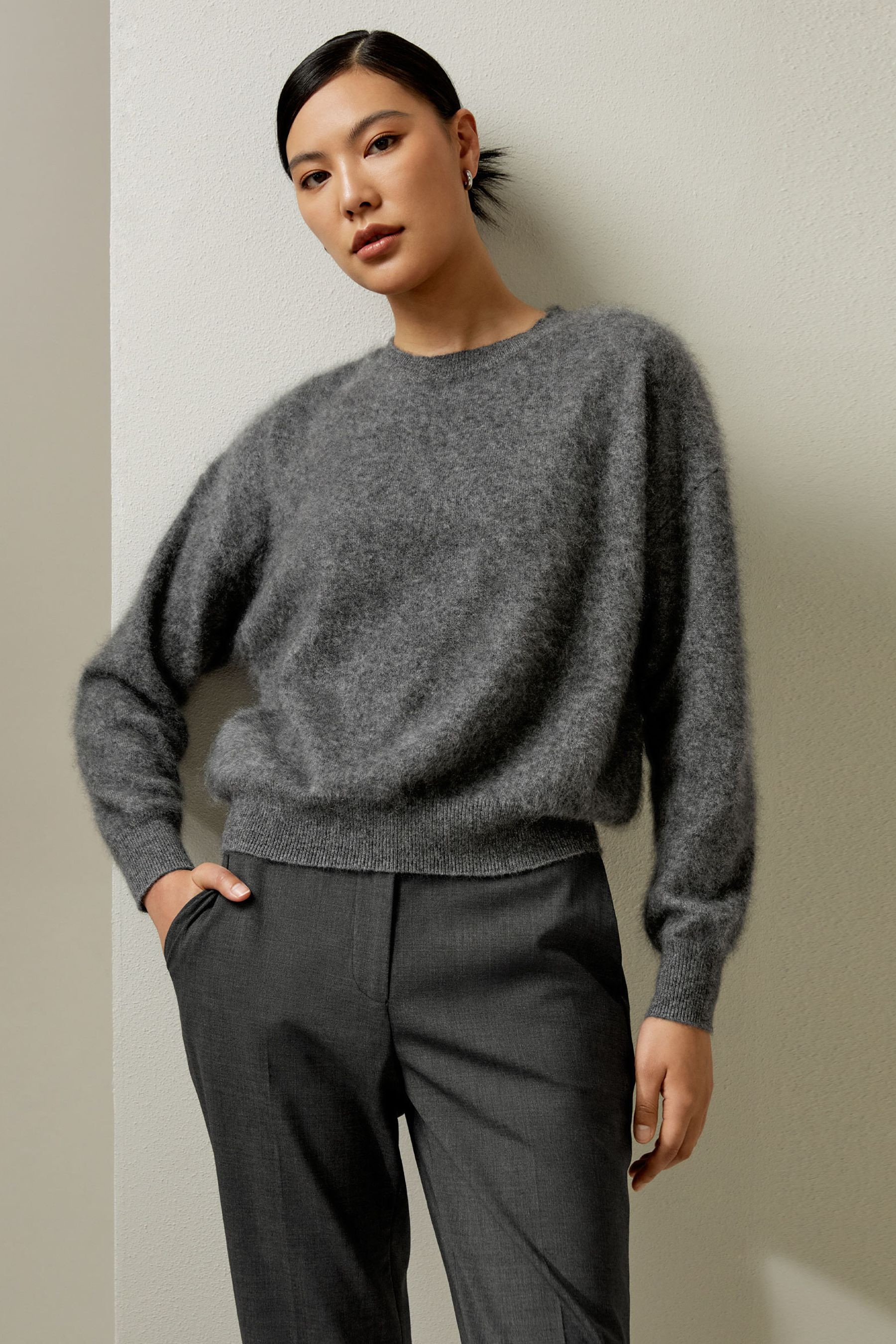 Relaxed Drop-Shoulder Cashmere Sweater | LILYSILK