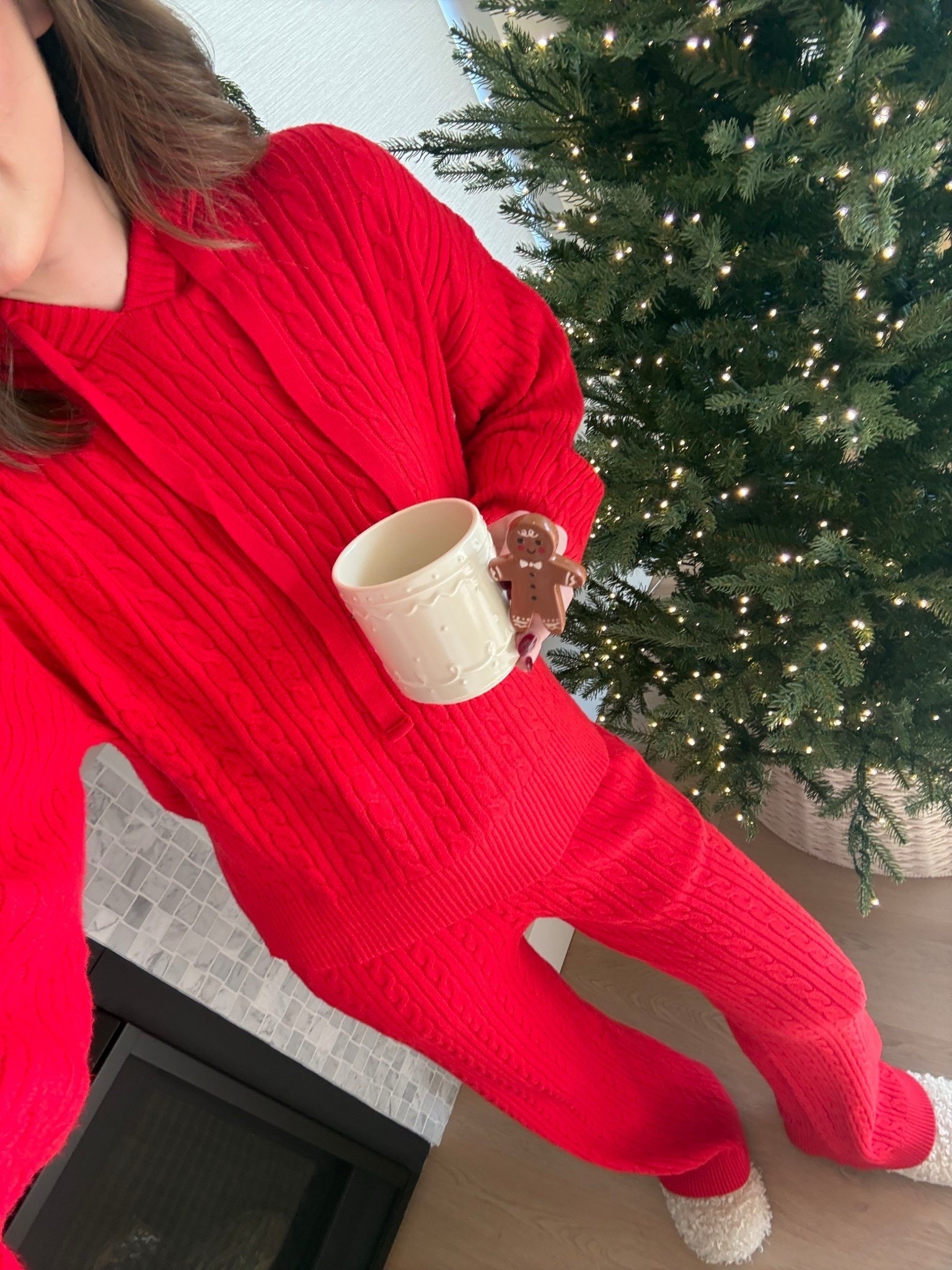 The coziest ribbed knit set in the perfect shade of red for the holidays 🎅🏼🎁 wearing a size small in both pieces

Holiday set | knit set | red set | matching set | loungewear | cozy 

#LTKHoliday

#LTKActive #LTKmomlife #LTKHoliday
